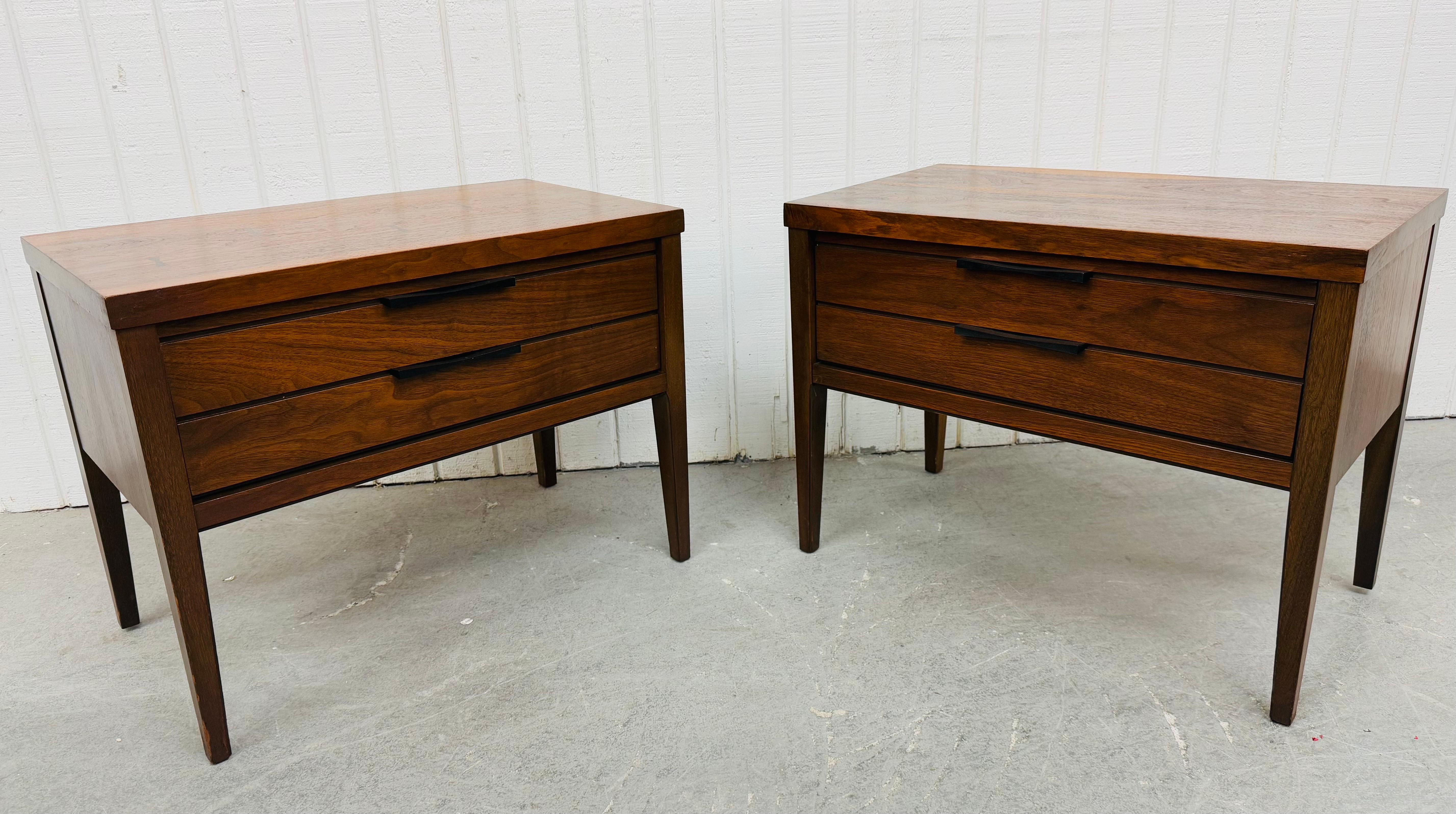 20th Century Mid-Century Modern Lane Tuxedo Walnut Nightstands - Set of 2 For Sale