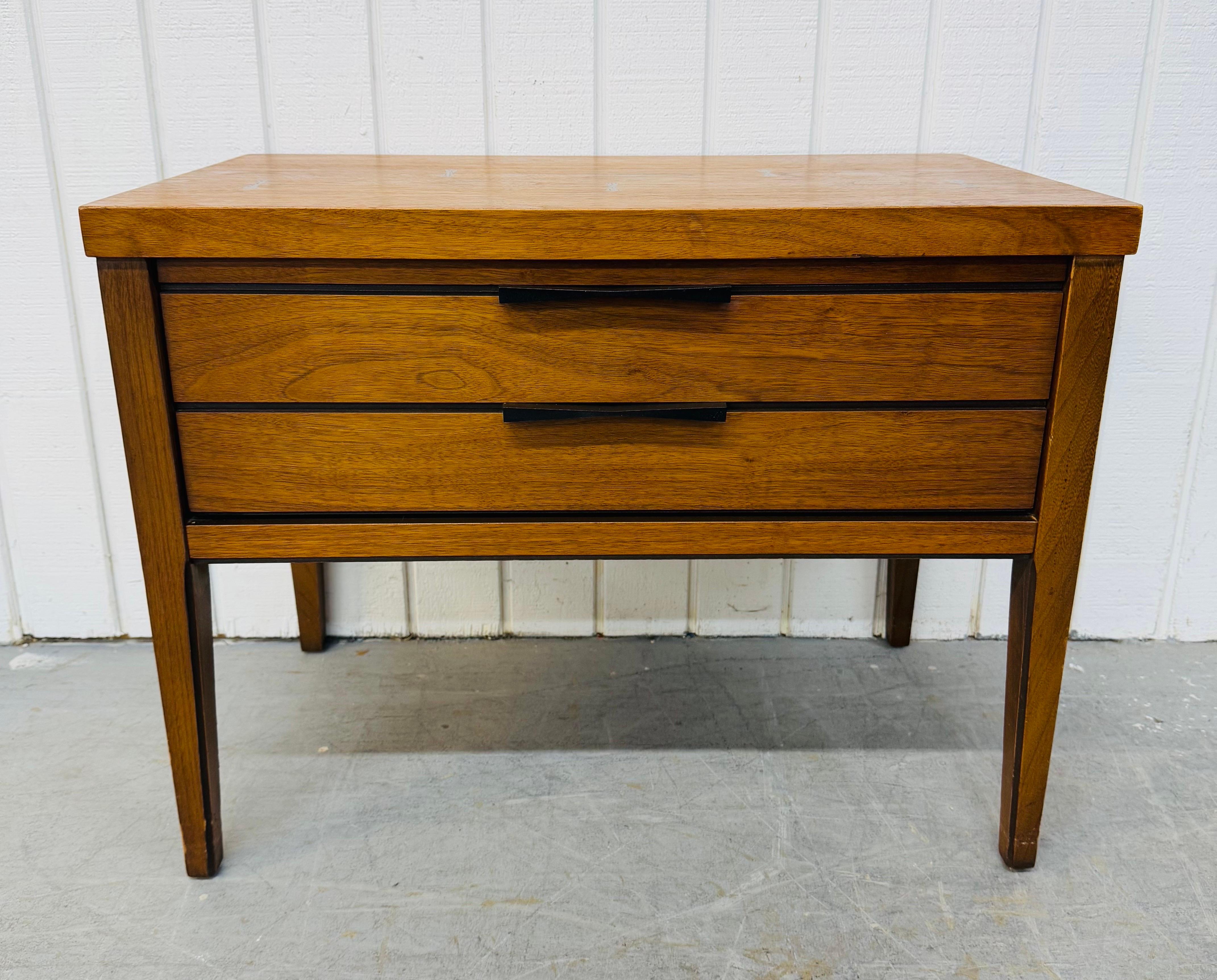 Wood Mid-Century Modern Lane Tuxedo Walnut Nightstands - Set of 2 For Sale