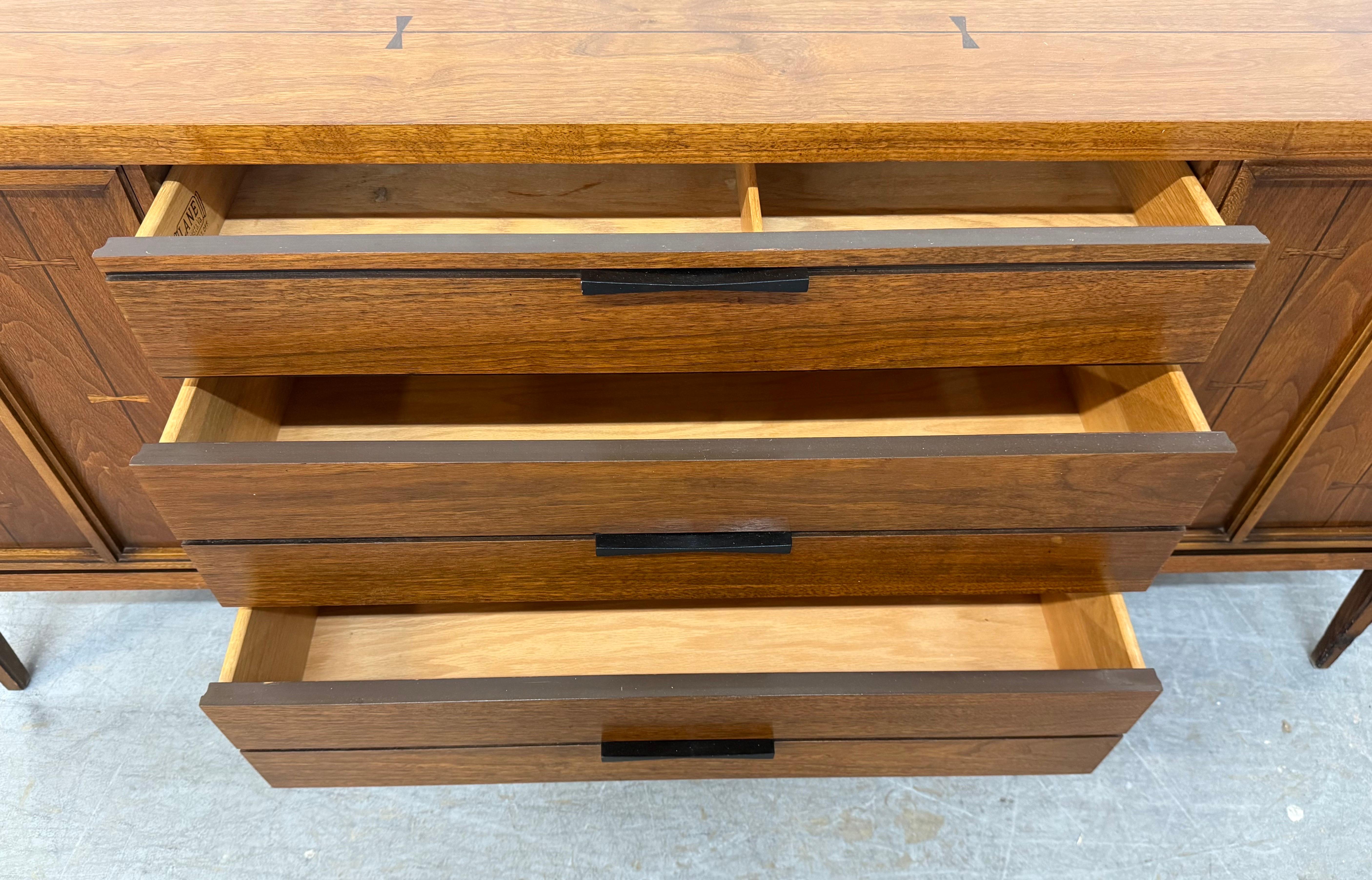 Mid-Century Modern Lane Tuxedo Walnut Sideboard For Sale 1