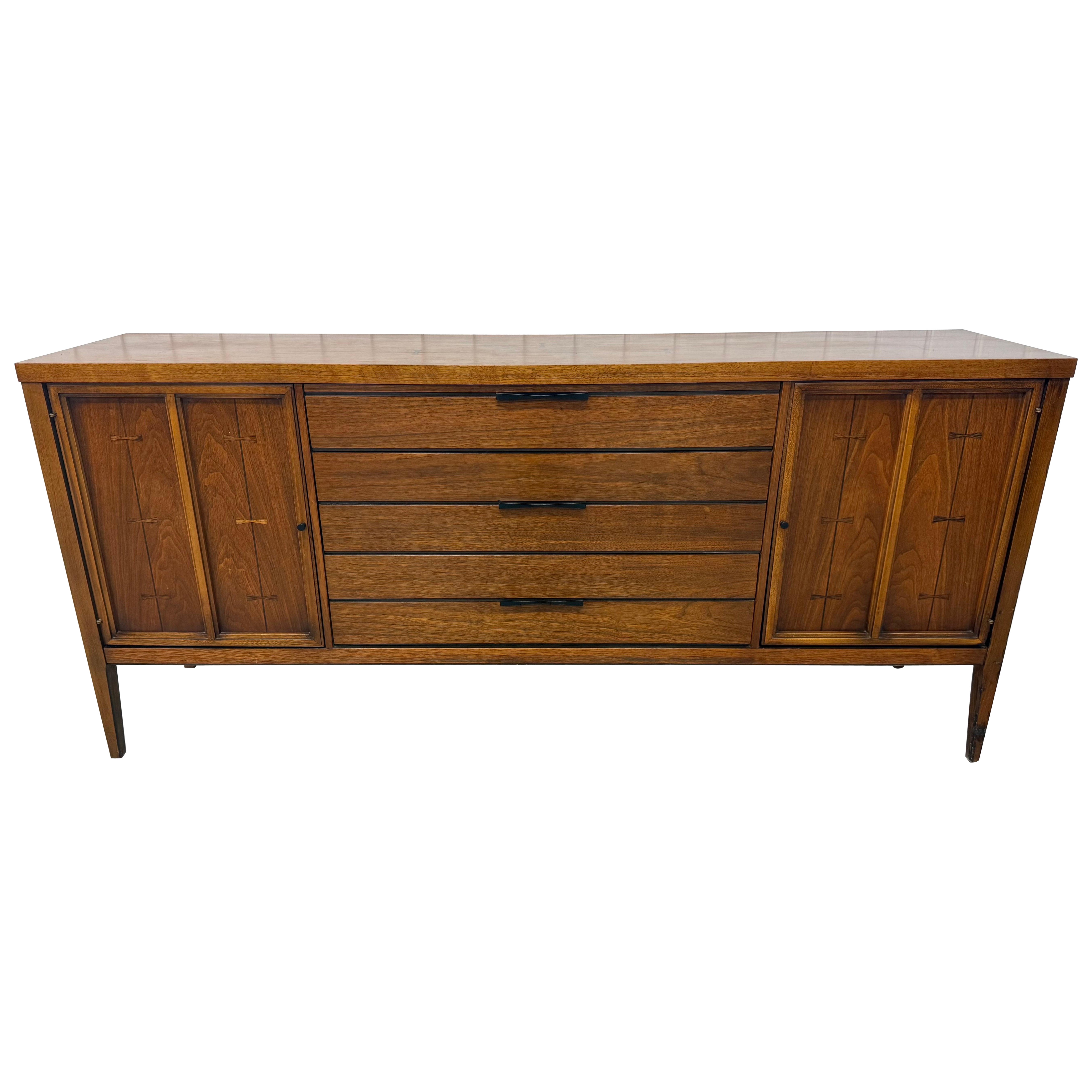 Mid-Century Modern Lane Smoking-Sideboard aus Nussbaumholz
