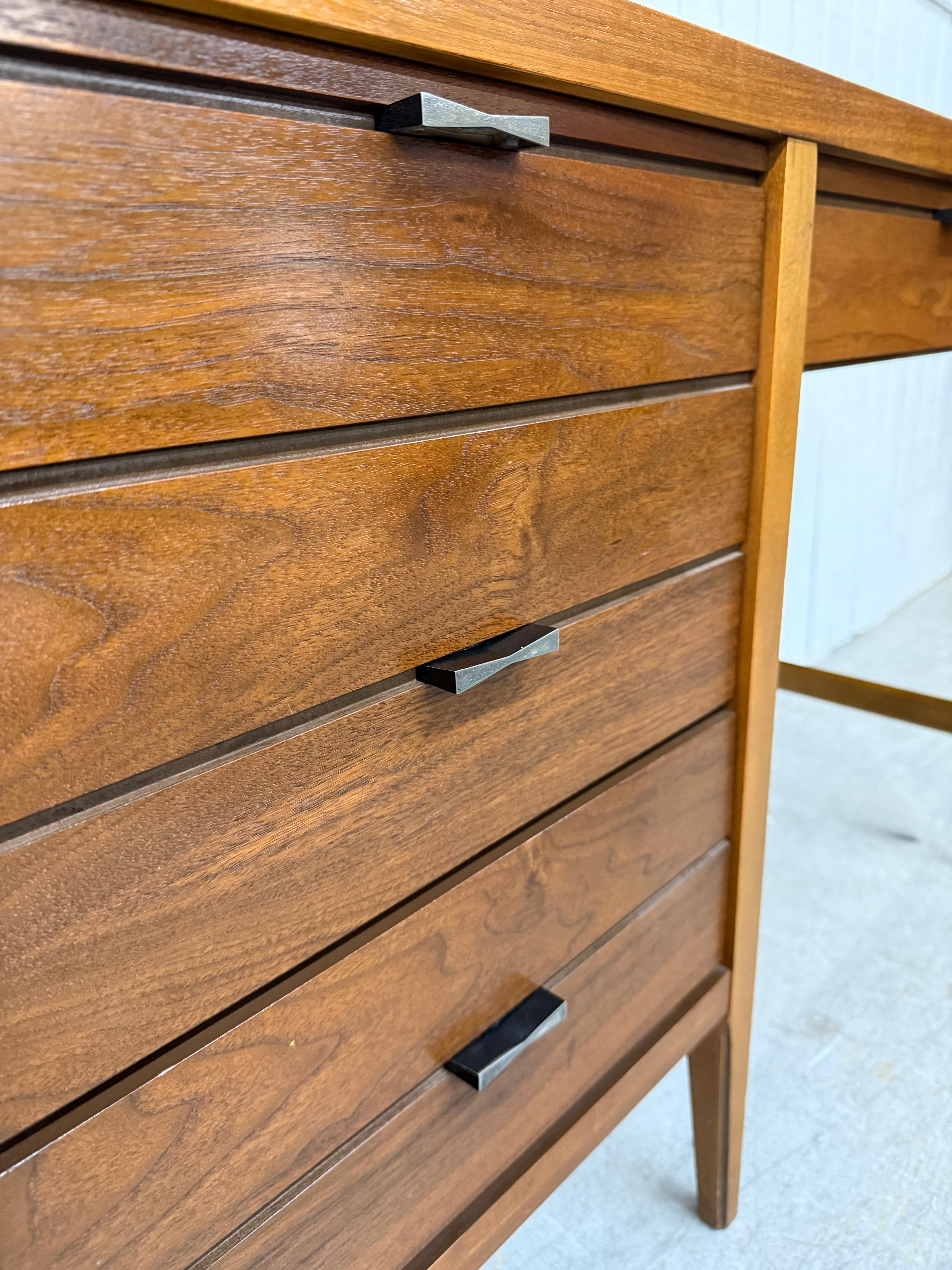 Mid-Century Modern Lane Tuxedo Walnut Writing Desk For Sale 3