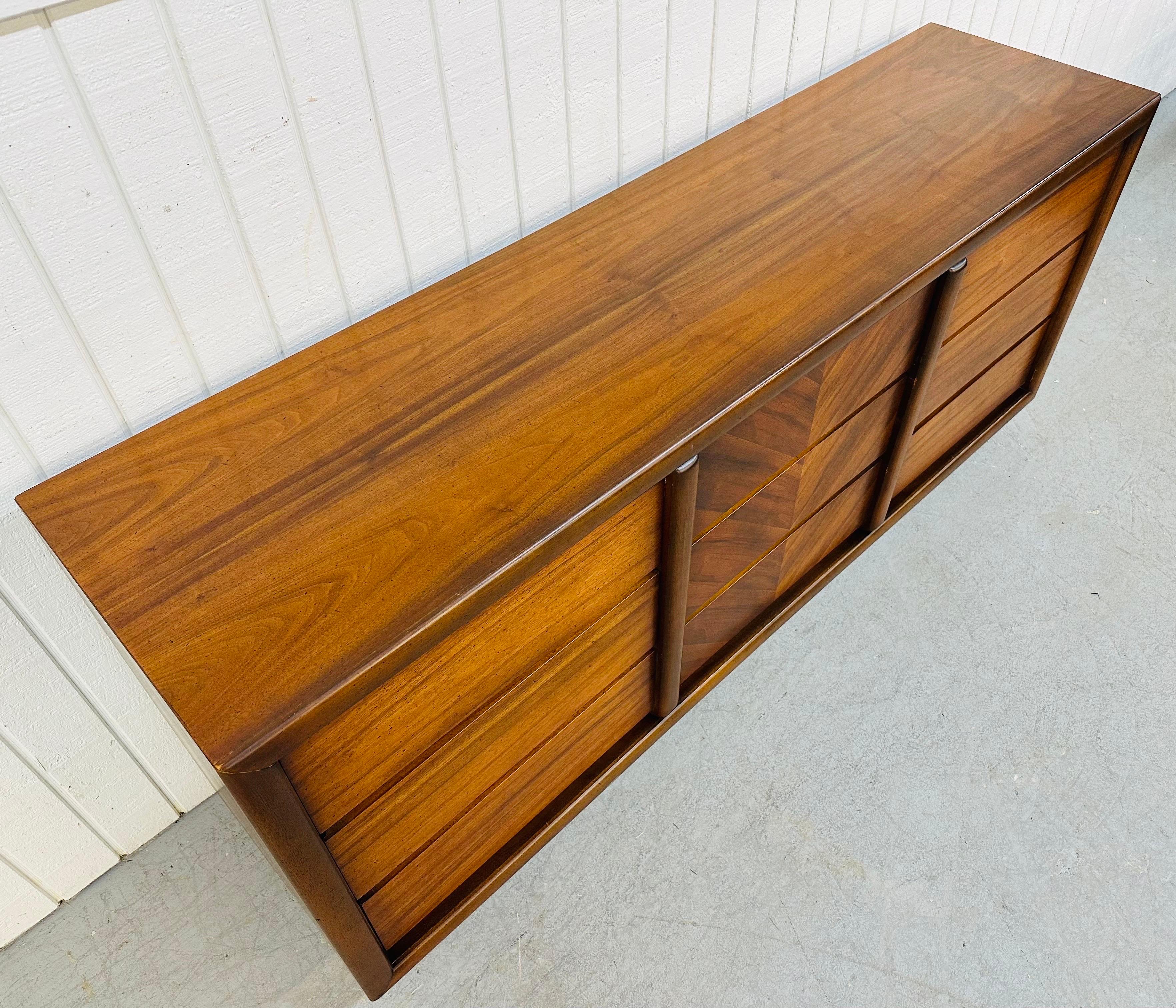 American Mid-Century Modern Lane Walnut 9-Drawer Dresser