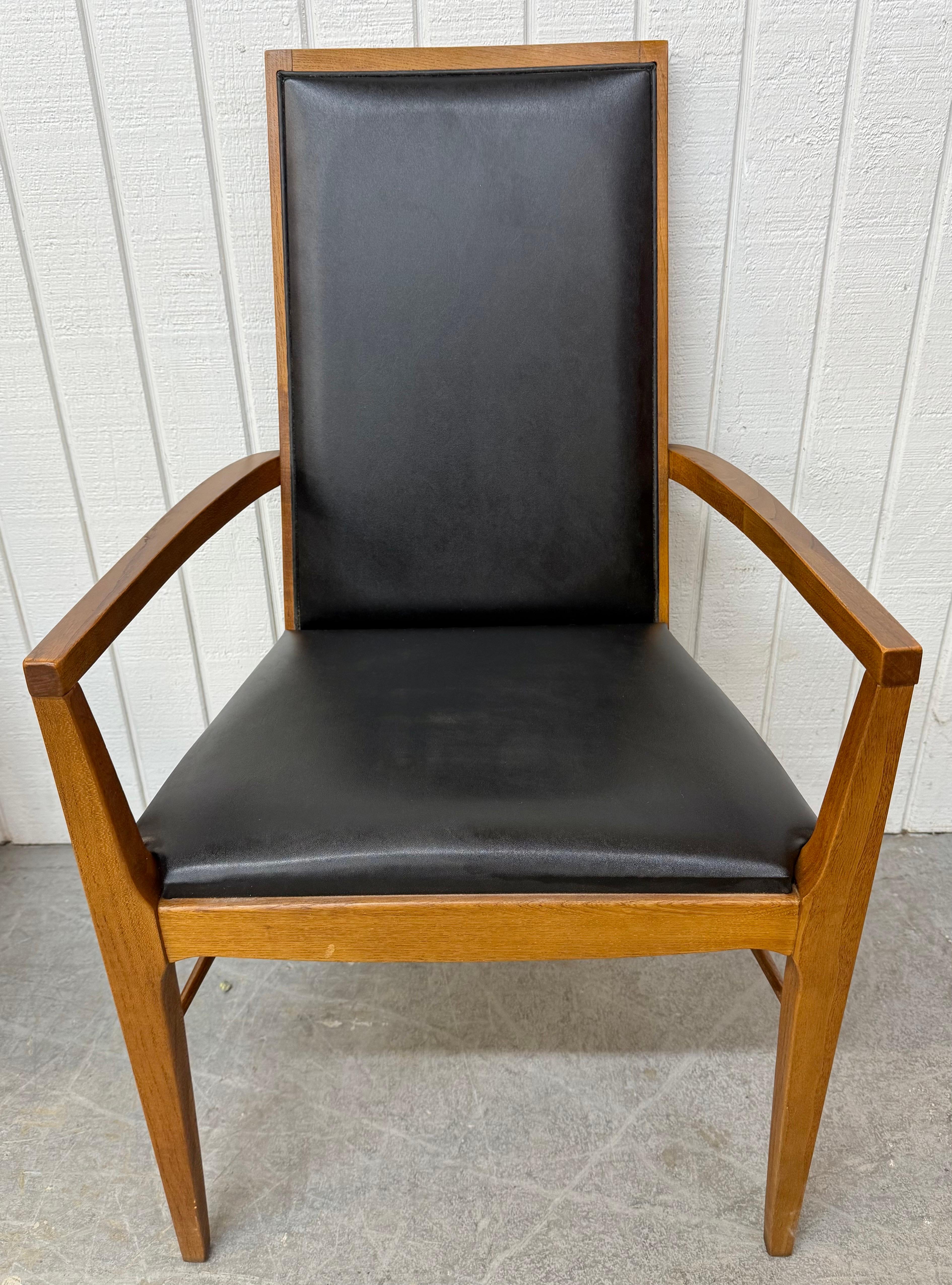 Américain Chaises de salle à manger en vinyle noir et noyer The Moderns Modernity Lane - Lot de 6 en vente