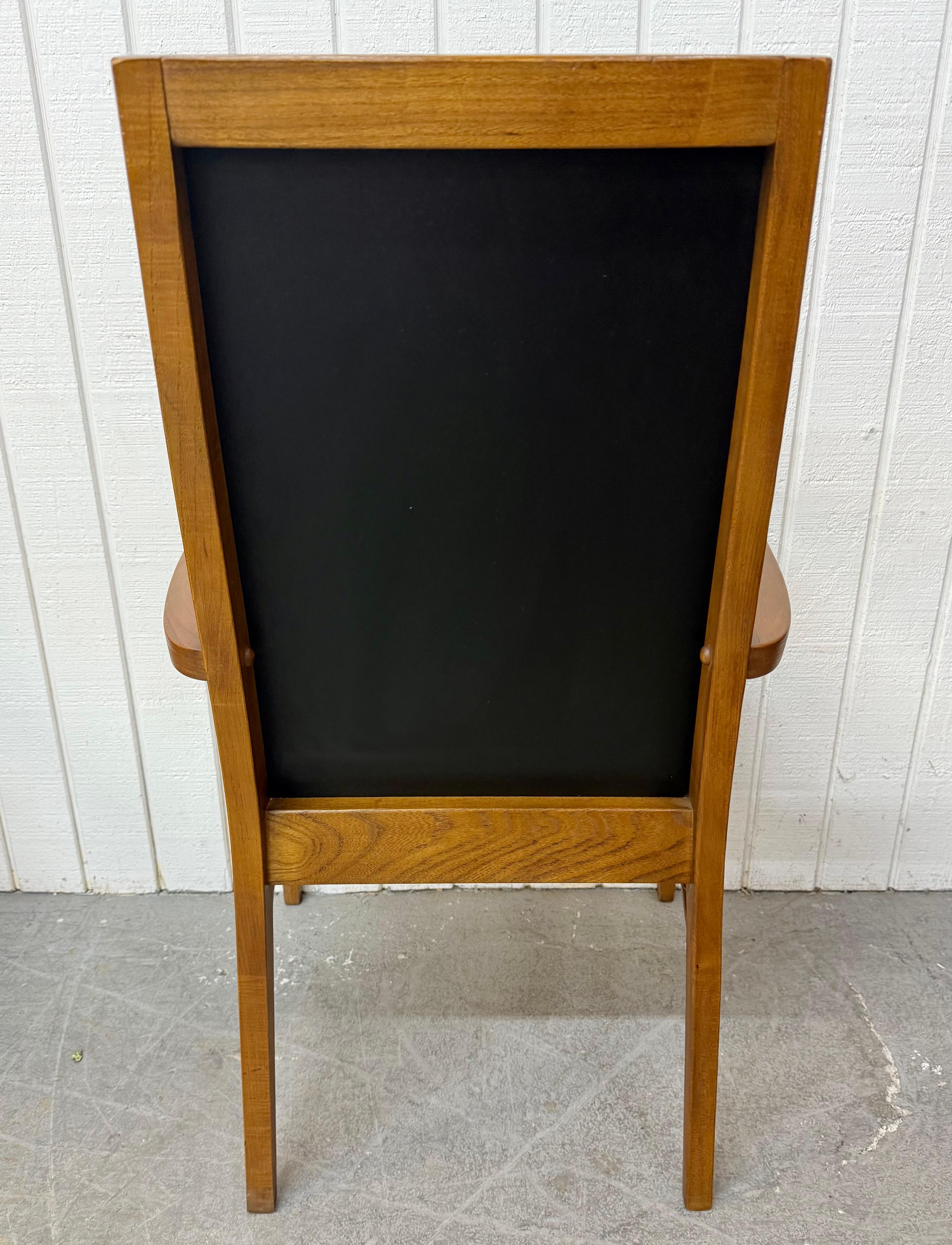 20ième siècle Chaises de salle à manger en vinyle noir et noyer The Moderns Modernity Lane - Lot de 6 en vente