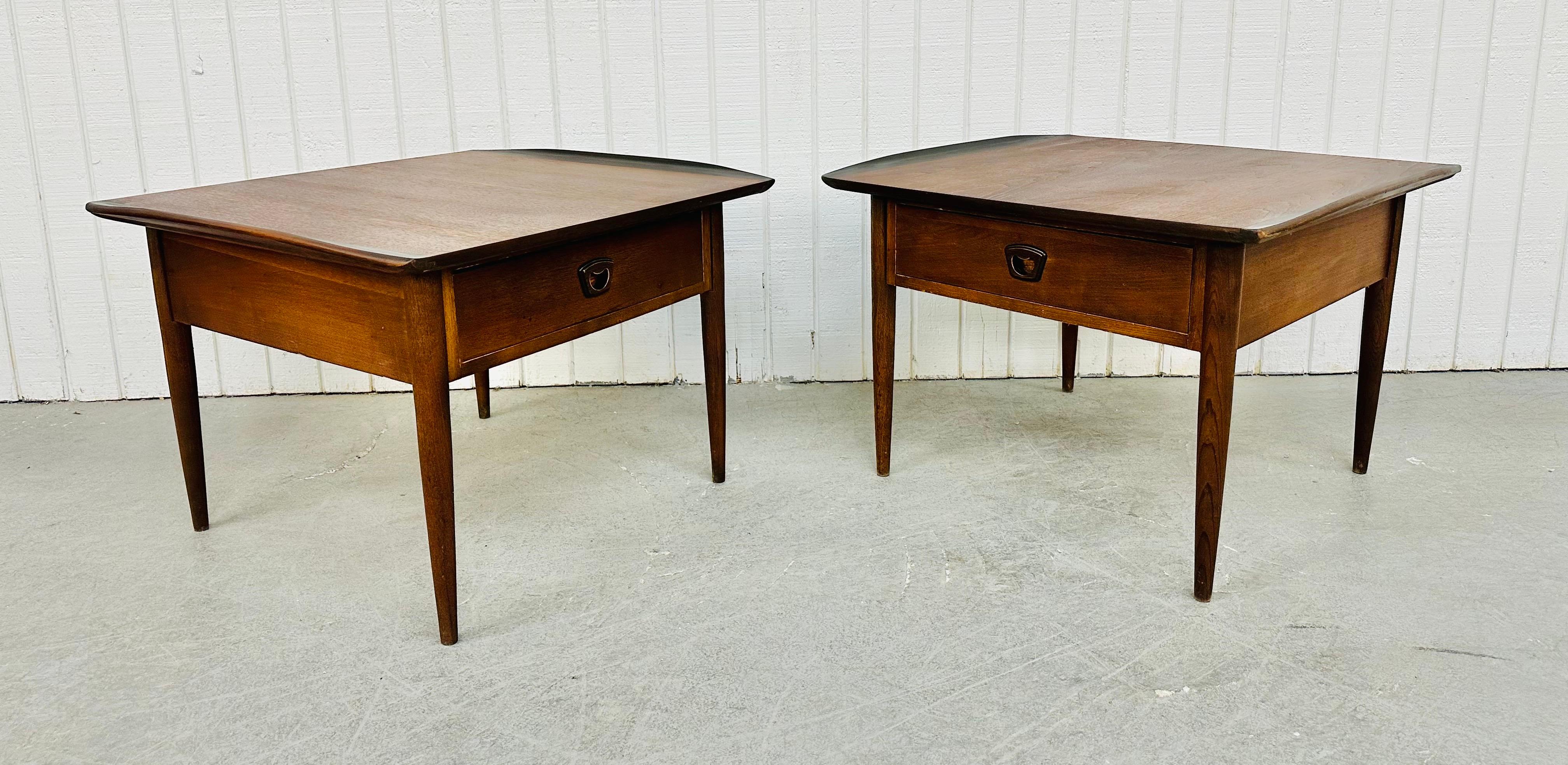 American Mid-Century Modern Lane Walnut Side Tables - Set of 2 For Sale