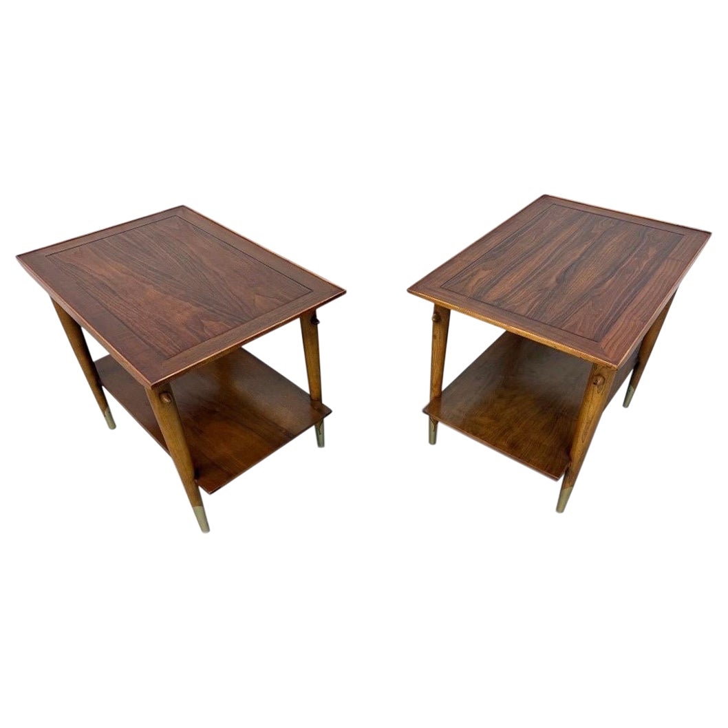 Mesas auxiliares de nogal Lane, modernas de mediados de siglo - Lote de 2 en venta