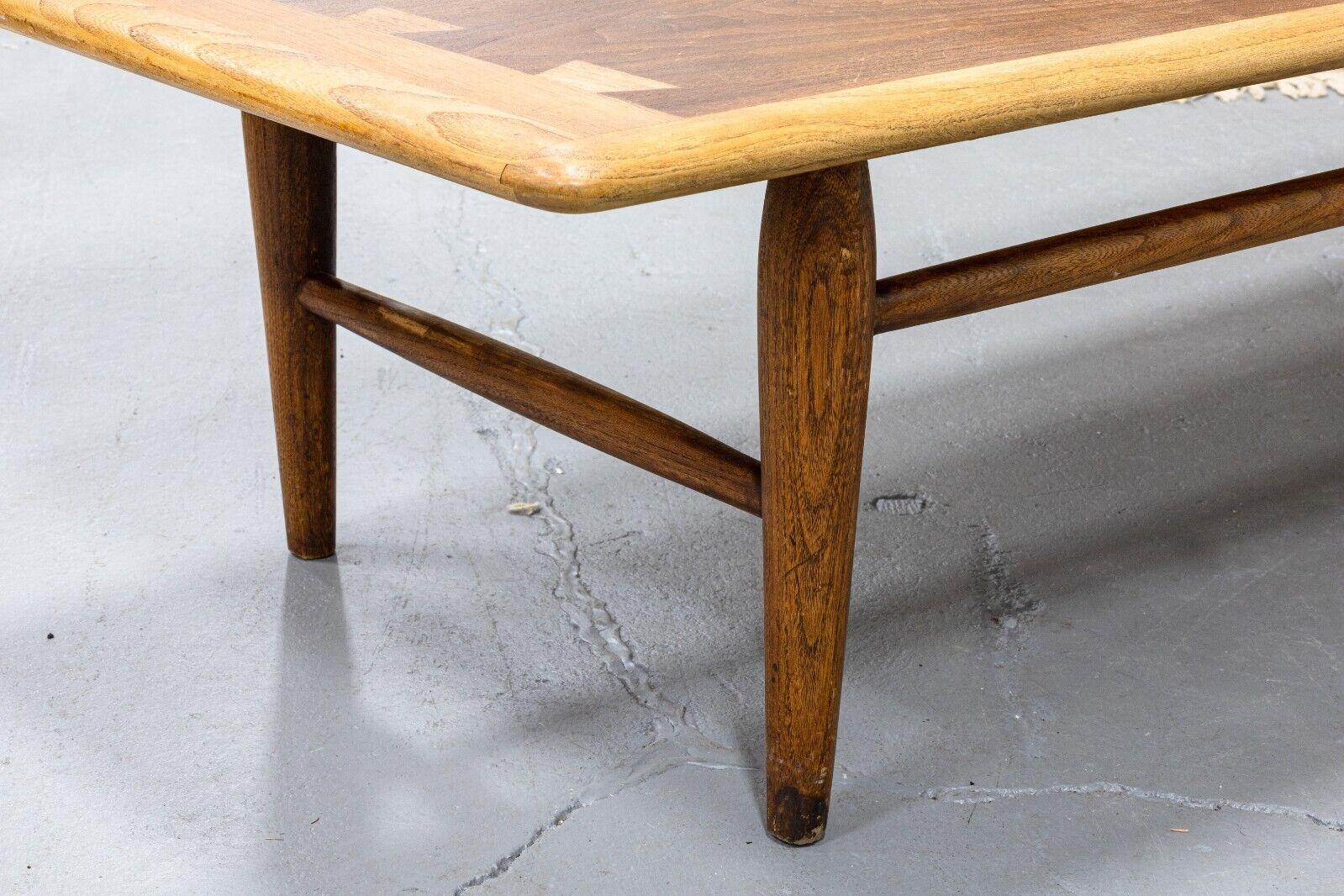Mid Century Modern Lane Walnut Wood Low Rectangular Coffee Table In Good Condition In Keego Harbor, MI