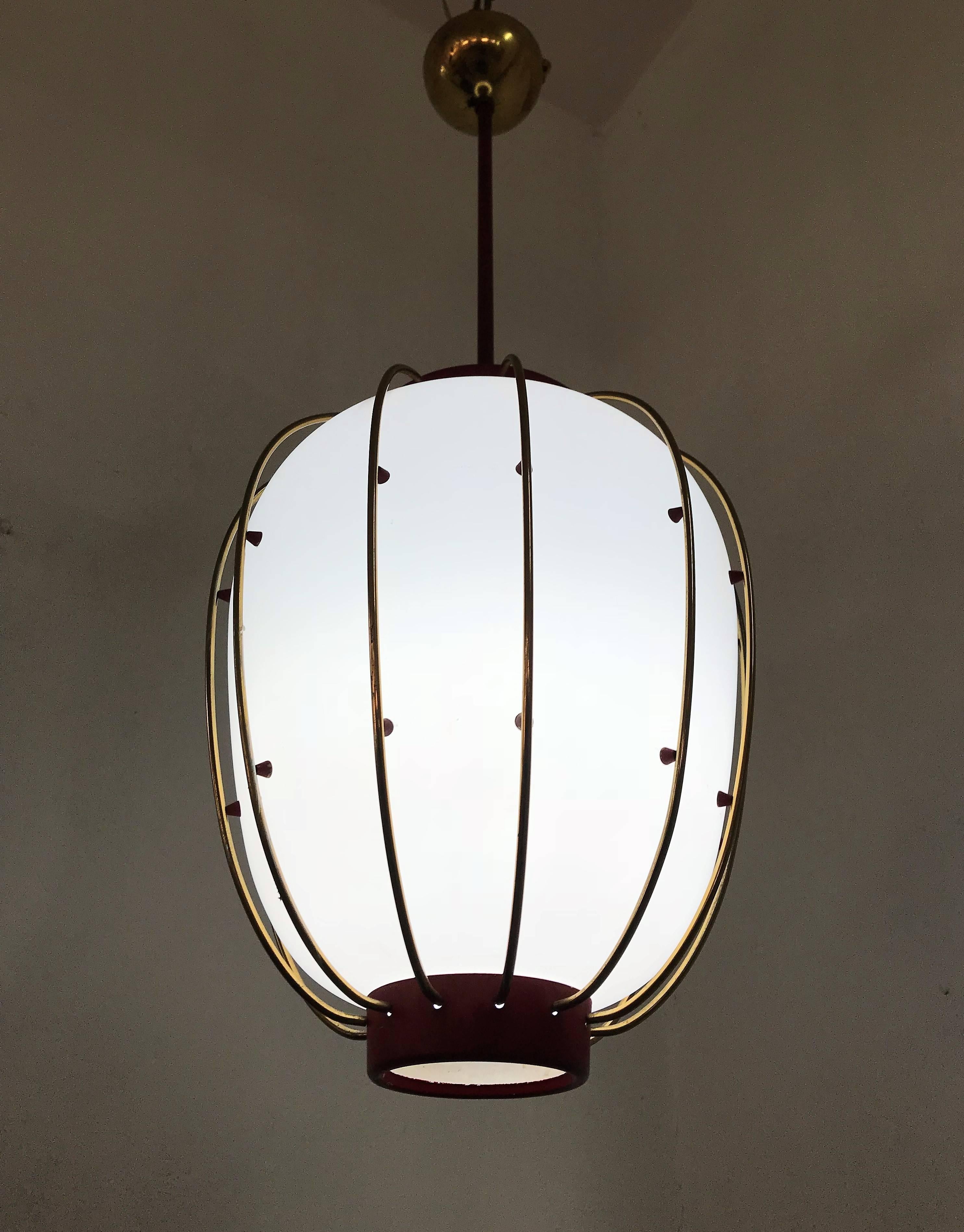 Mid-Century Modern Lantern in Brass and Opaline Glass, 1950, Stilnovo Attributed In Good Condition In Merida, Yucatan