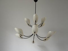 Lampadario moderno a 12 teste in plexiglass e ottone, 1960, Italia