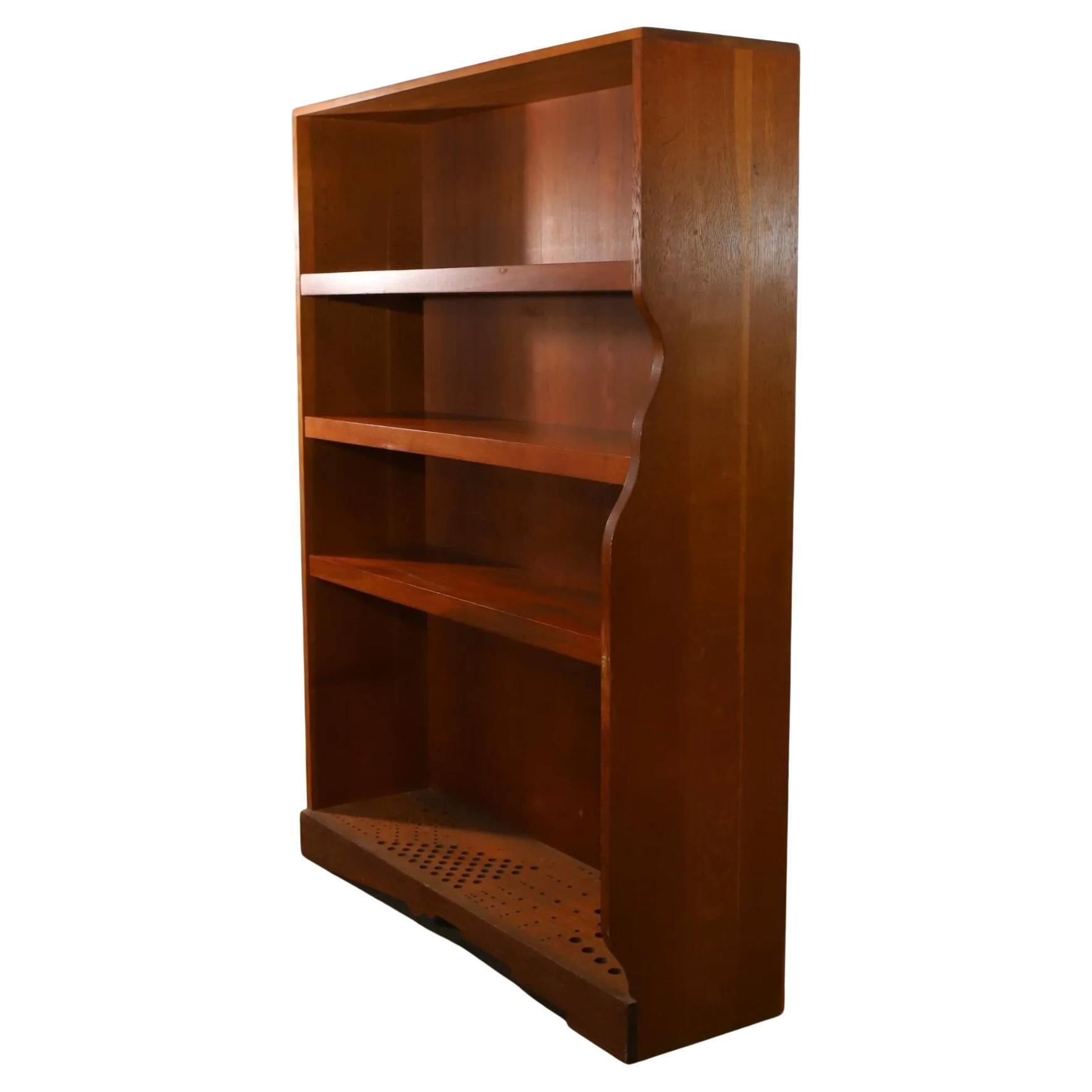 Mid-Century moderno Libreria moderna di metà secolo a 4 ripiani Oak Oak americano Studio A in vendita