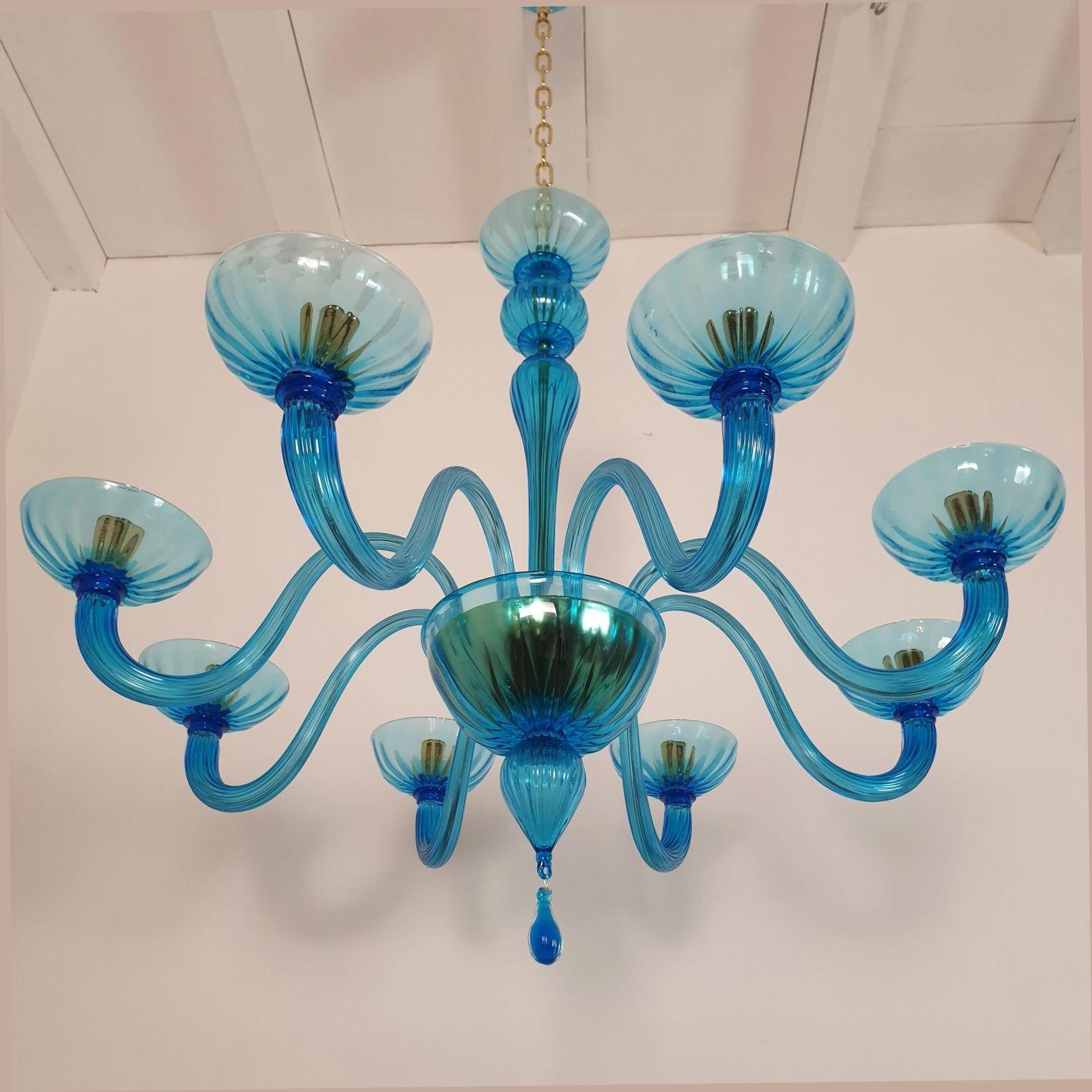 Mid-Century Modern Large Blue Murano Glass Chandelier - Venini Style In Excellent Condition In Dallas, TX