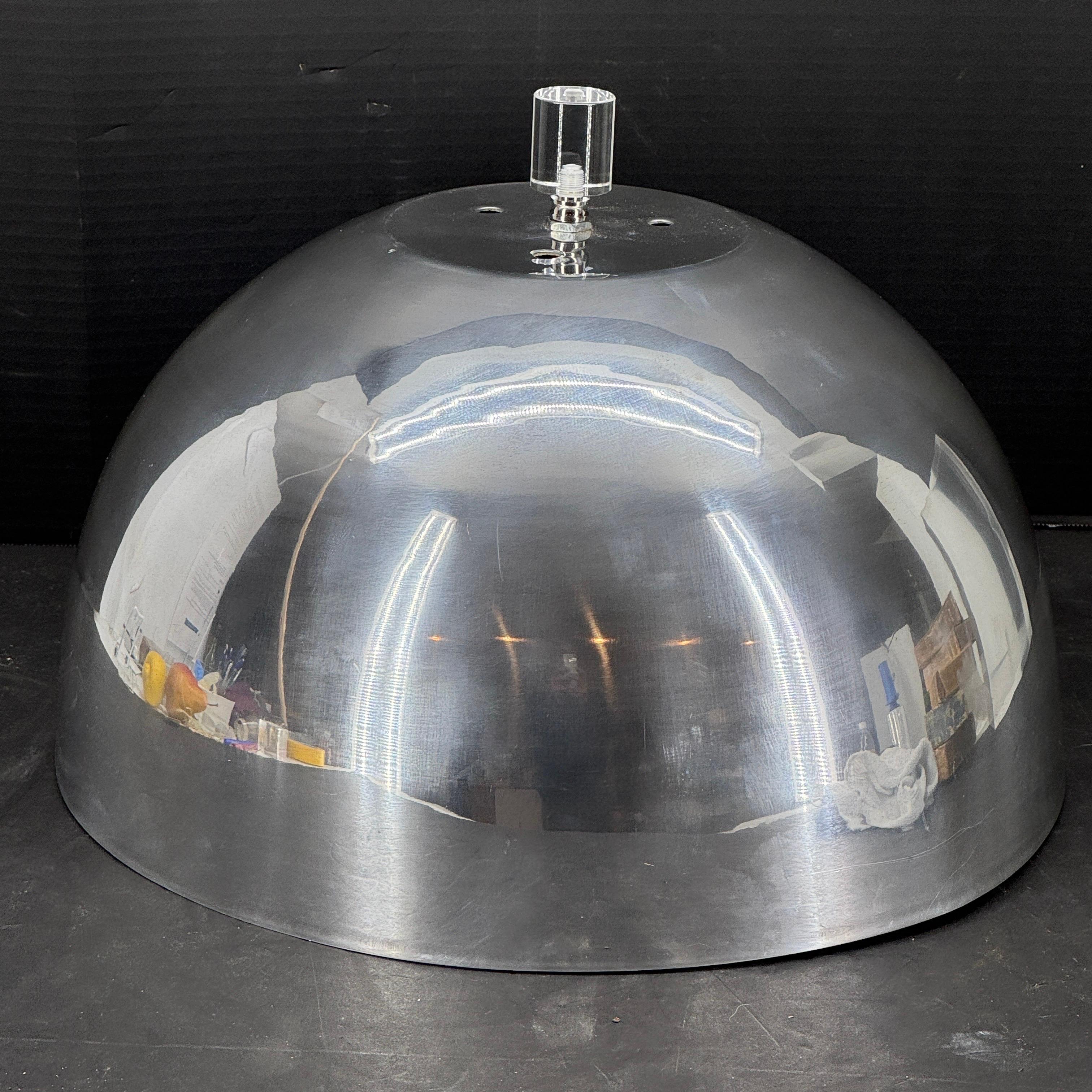 Lámpara de Sobremesa Cúpula Grande Cromada Moderna de Mitad de Siglo Hecho a mano en venta