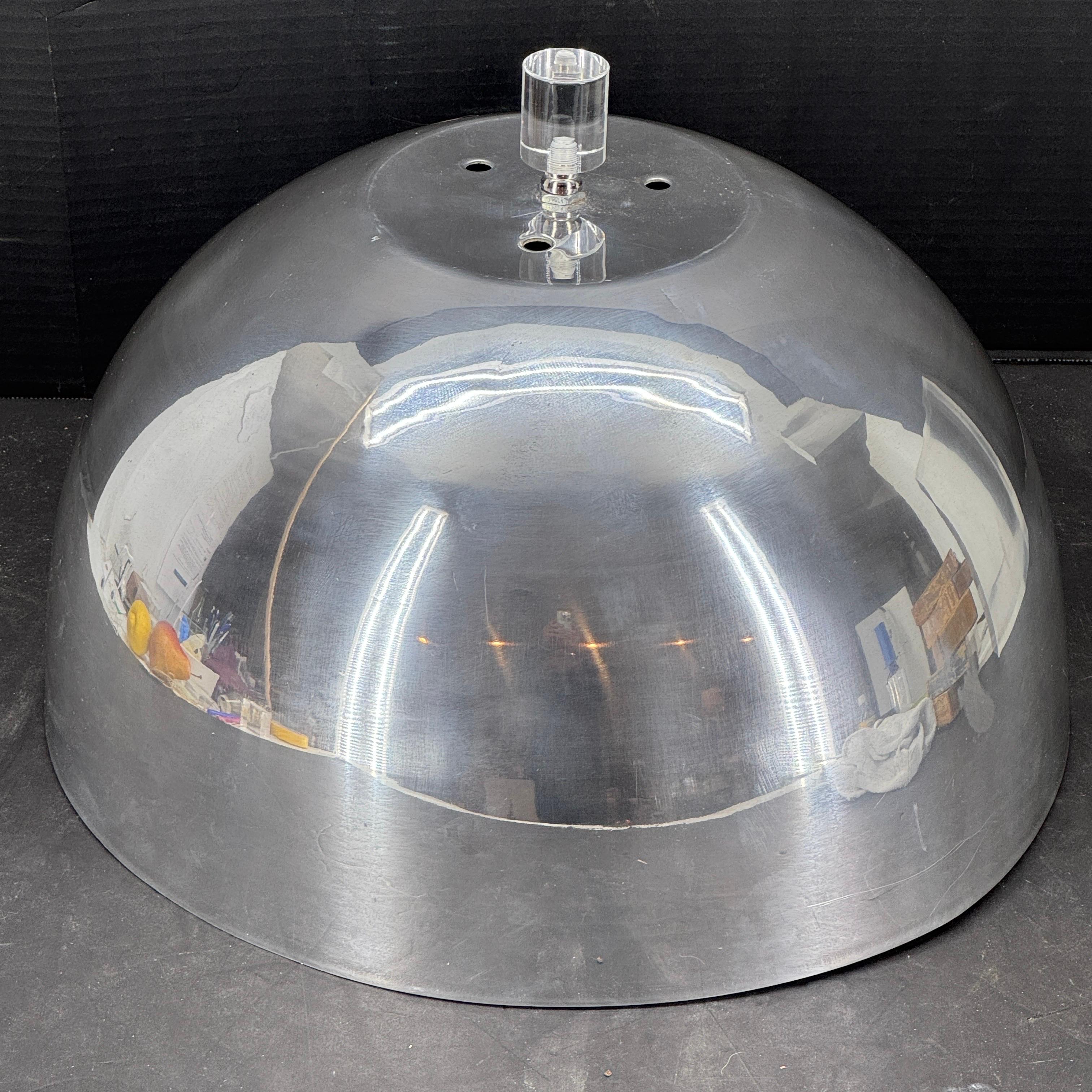 Lámpara de Sobremesa Cúpula Grande Cromada Moderna de Mitad de Siglo en Bueno estado para la venta en Haddonfield, NJ