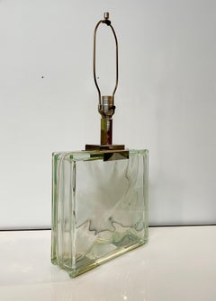 Große Mid-Century Modern-Tischlampe aus klarem Glasblock und Chrom von Raymor