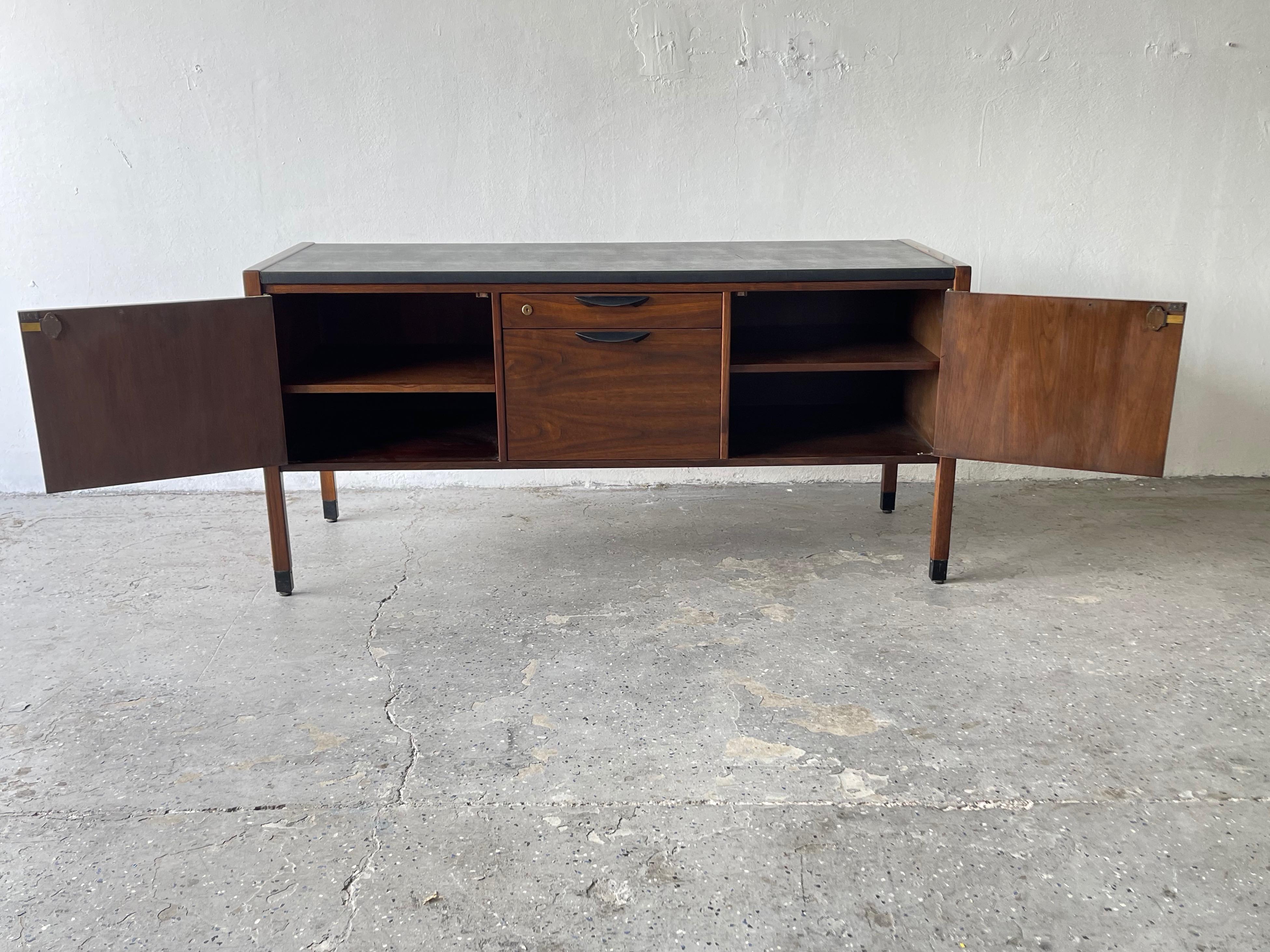 Mid-Century Modern Large Executive Desk & Credenza by Jens Risom 6