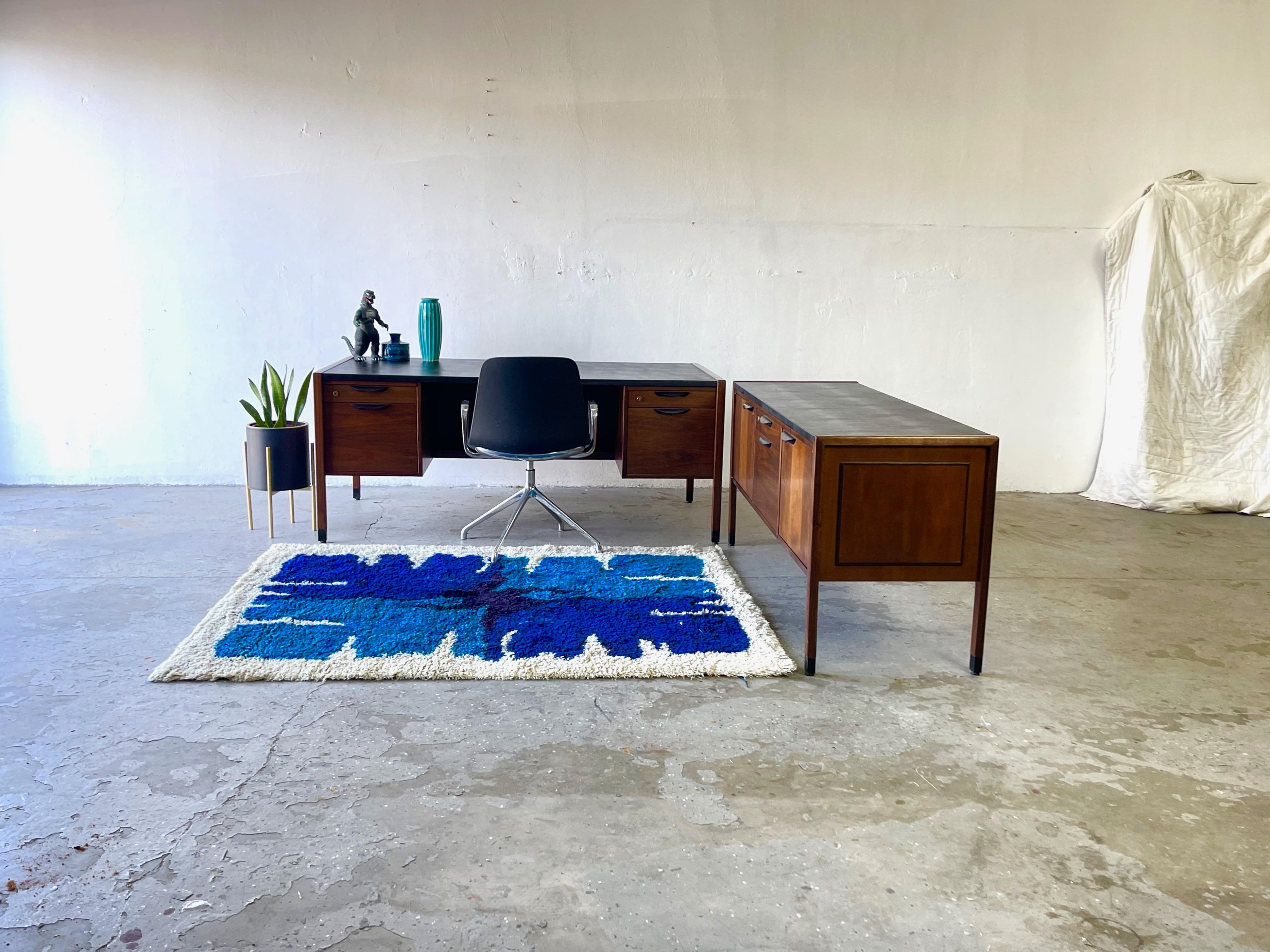 Mid-Century Modern Large Executive Desk & Credenza by Jens Risom 9