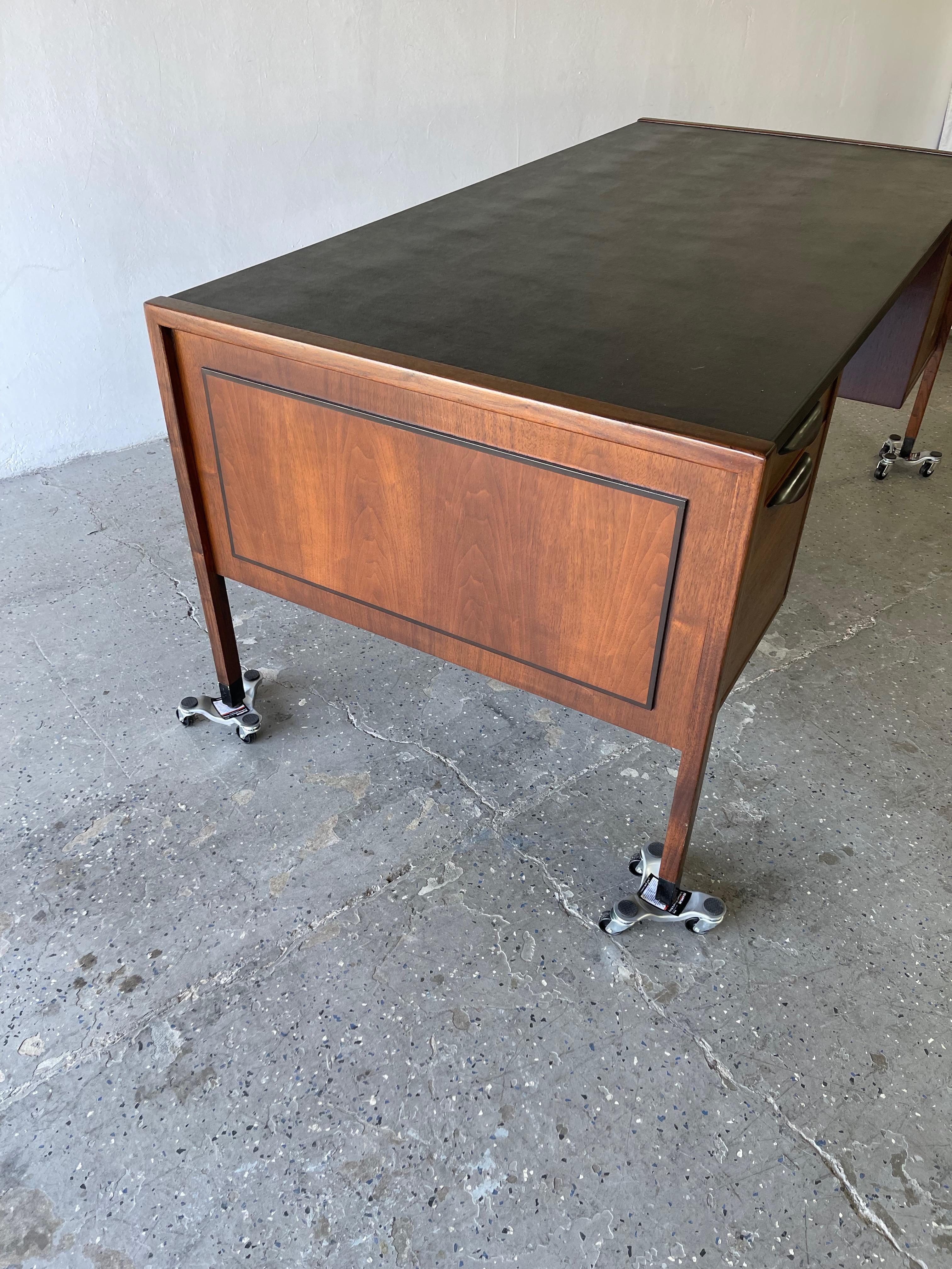 Mid-20th Century Mid-Century Modern Large Executive Desk & Credenza by Jens Risom