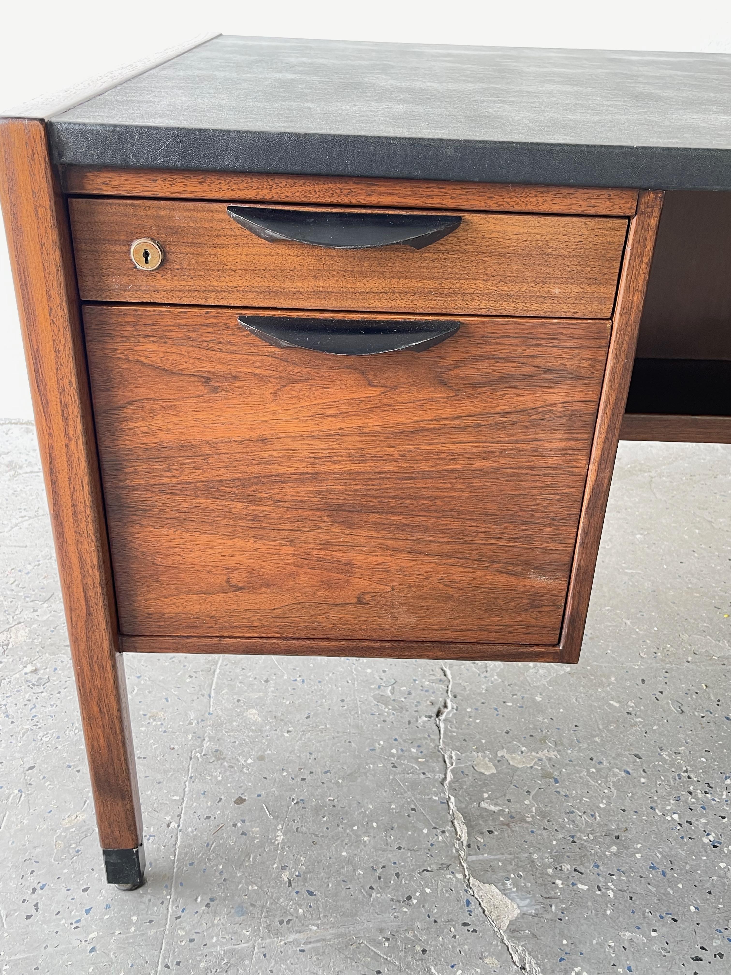 Mid-Century Modern Large Executive Desk & Credenza by Jens Risom 3