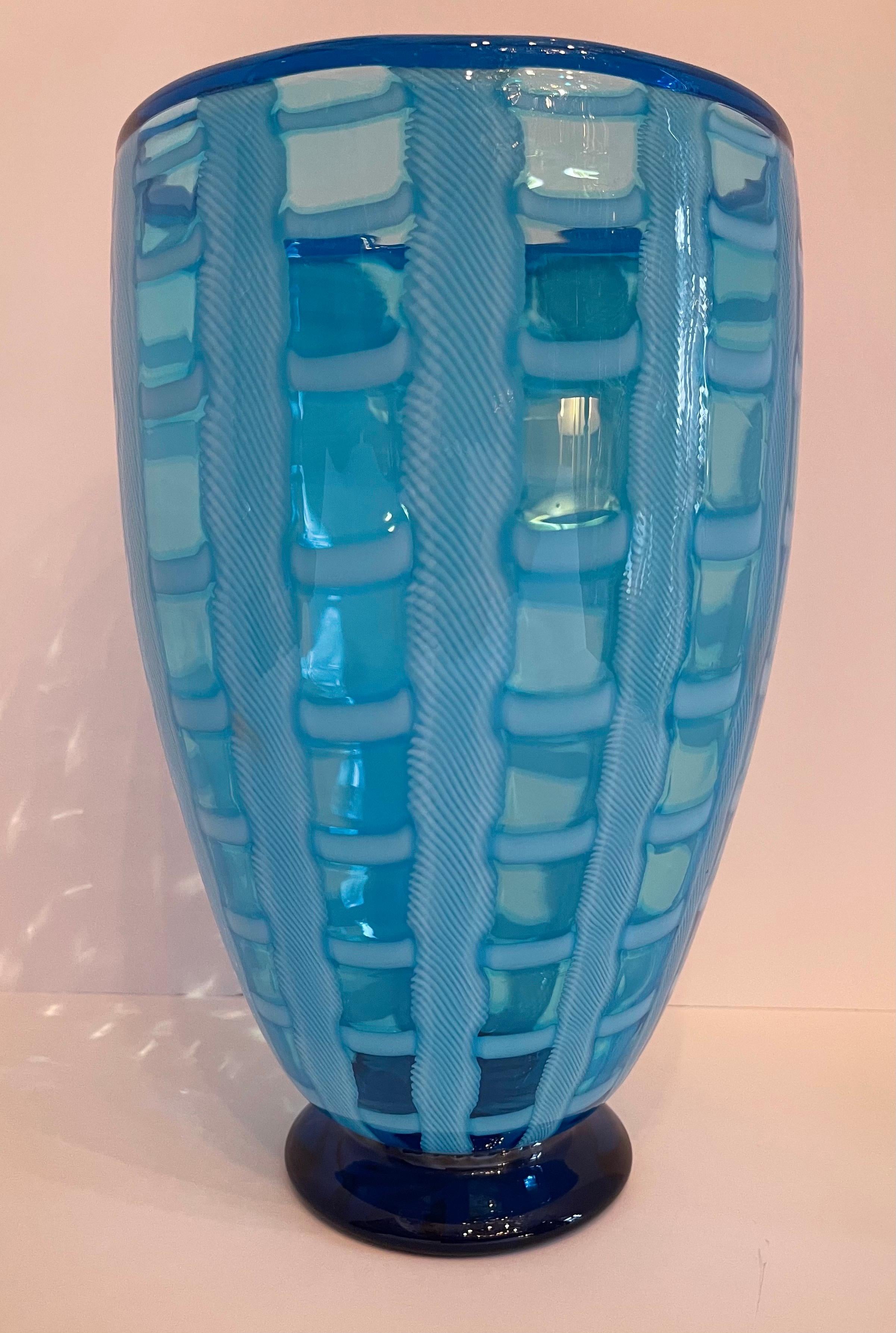 Mid-Century Modern Large Gino Cenedese Murano Blue Art Glass Stripped Vase In Good Condition For Sale In Roslyn, NY