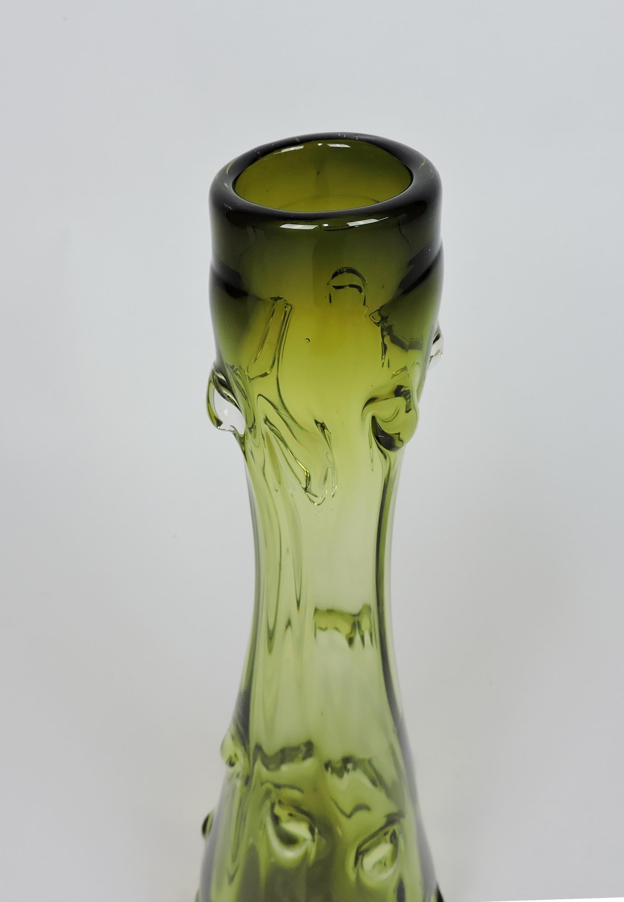 Vaso di vetro soffiato a mano Greene & Greene, di grandi dimensioni, della metà del secolo scorso. In condizioni buone in vendita a Chesterfield, NJ