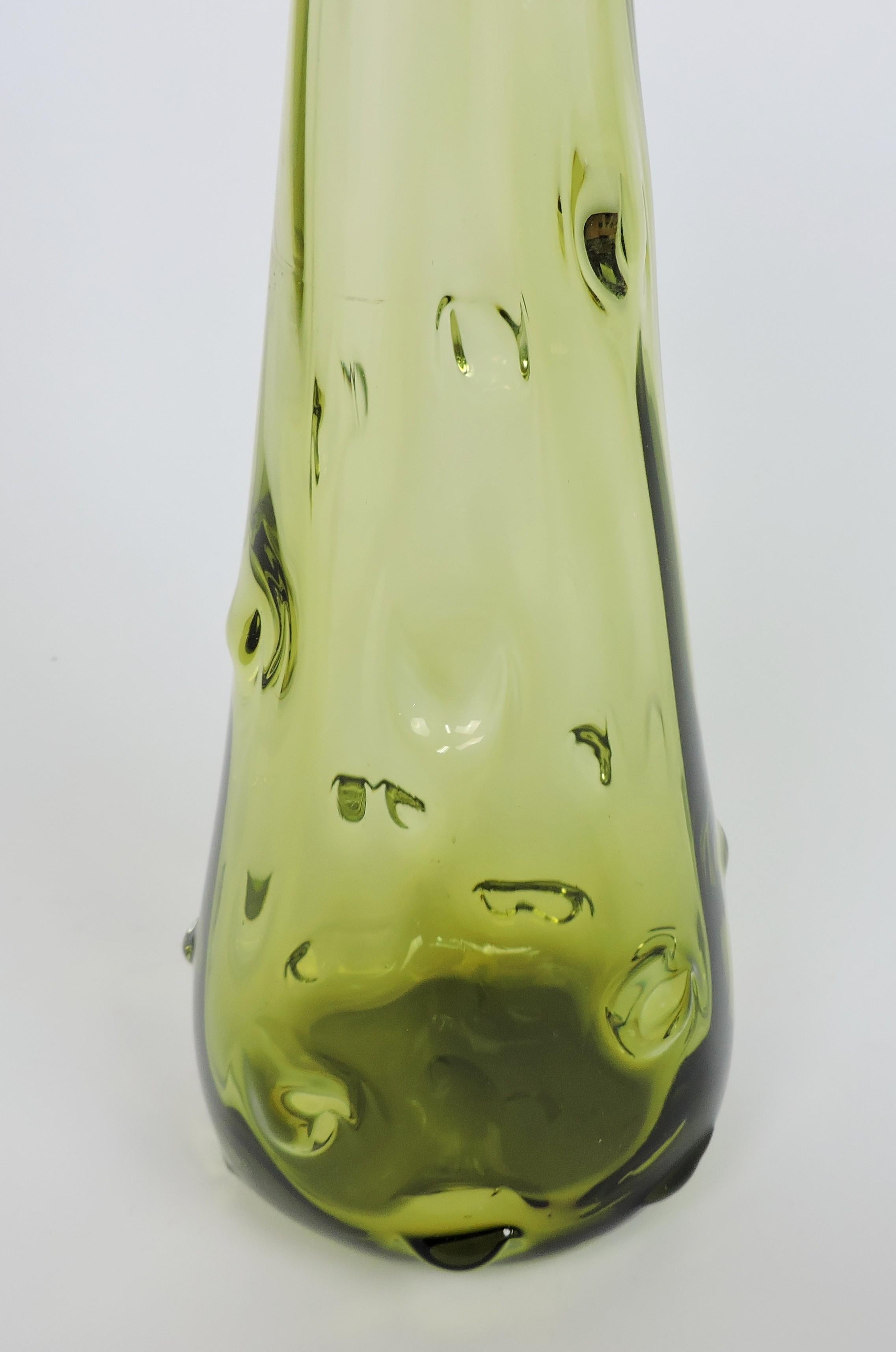 Metà XX secolo Vaso di vetro soffiato a mano Greene & Greene, di grandi dimensioni, della metà del secolo scorso. in vendita
