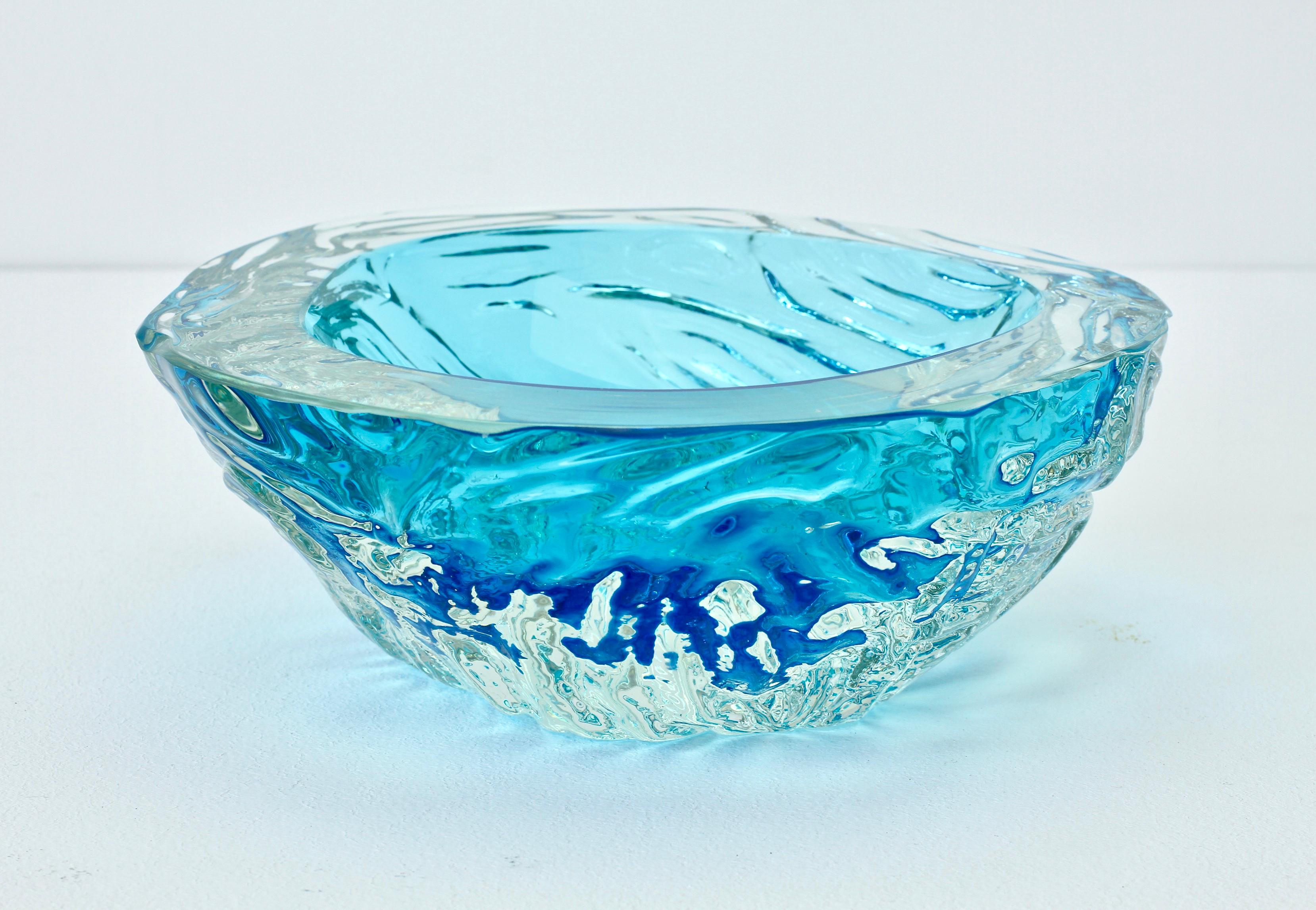 Midcentury Modern Large Italian Blue 'Sommerso' Murano Glass Bowl, Seguso attri. For Sale 6