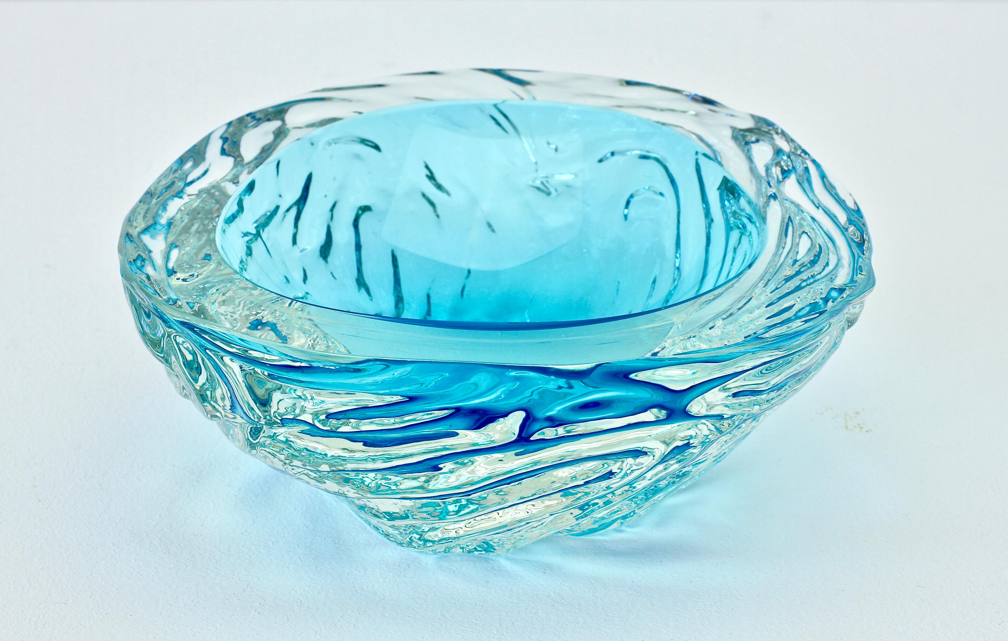 Midcentury Modern Large Italian Blue 'Sommerso' Murano Glass Bowl, Seguso attri. For Sale 9
