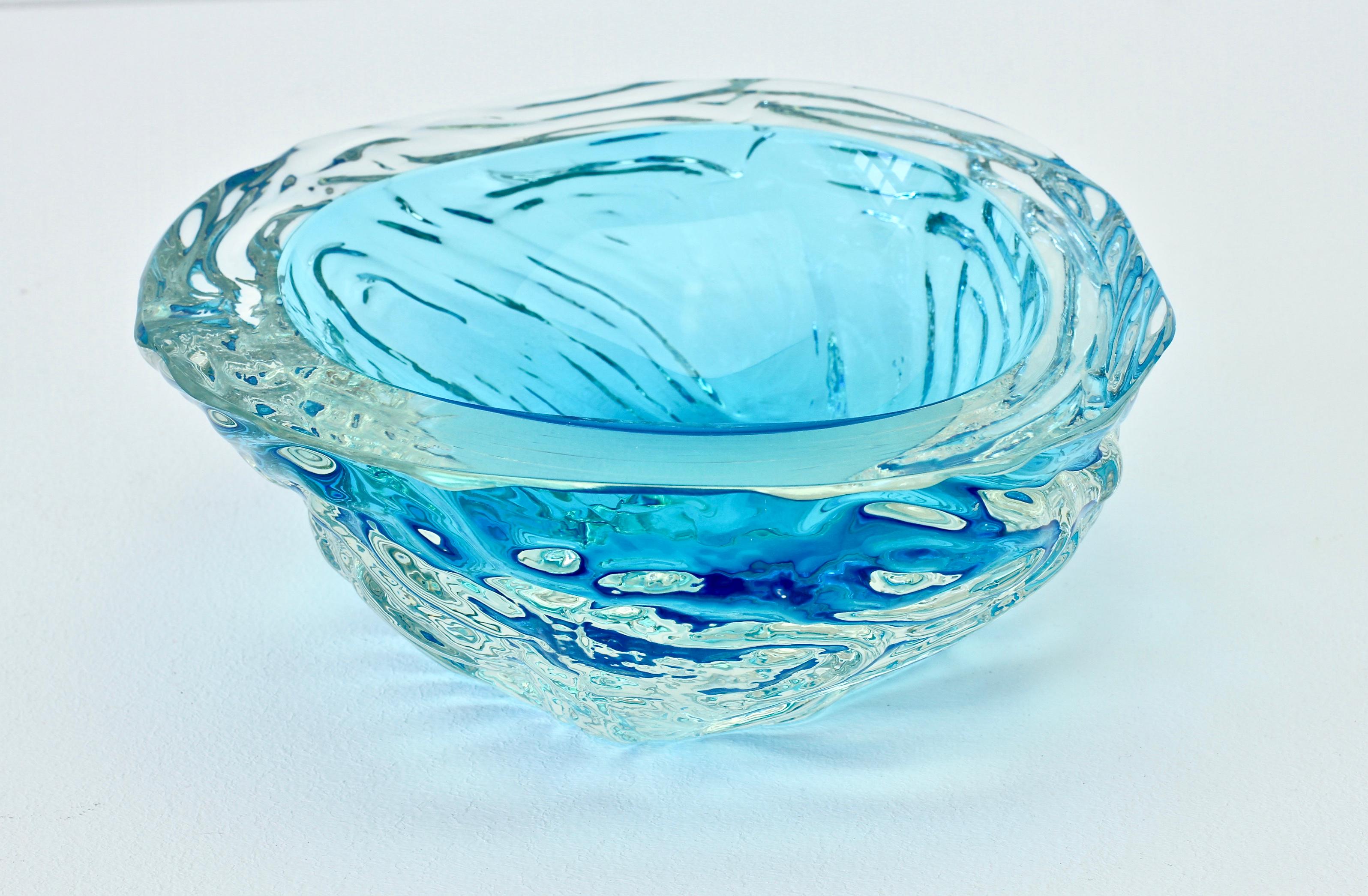 Midcentury Modern Large Italian Blue 'Sommerso' Murano Glass Bowl, Seguso attri. For Sale 10