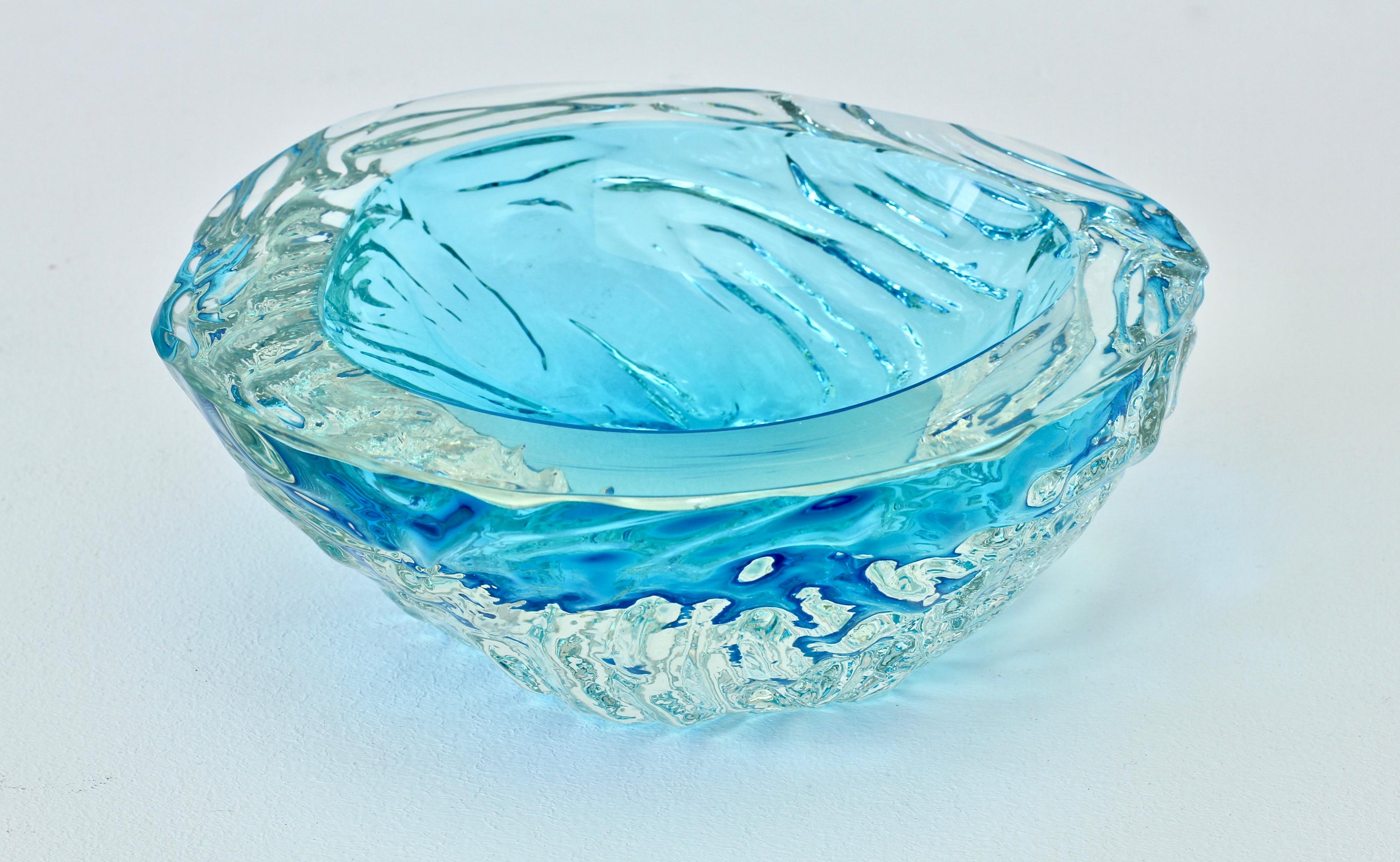 Midcentury Modern Large Italian Blue 'Sommerso' Murano Glass Bowl, Seguso attri. For Sale 12