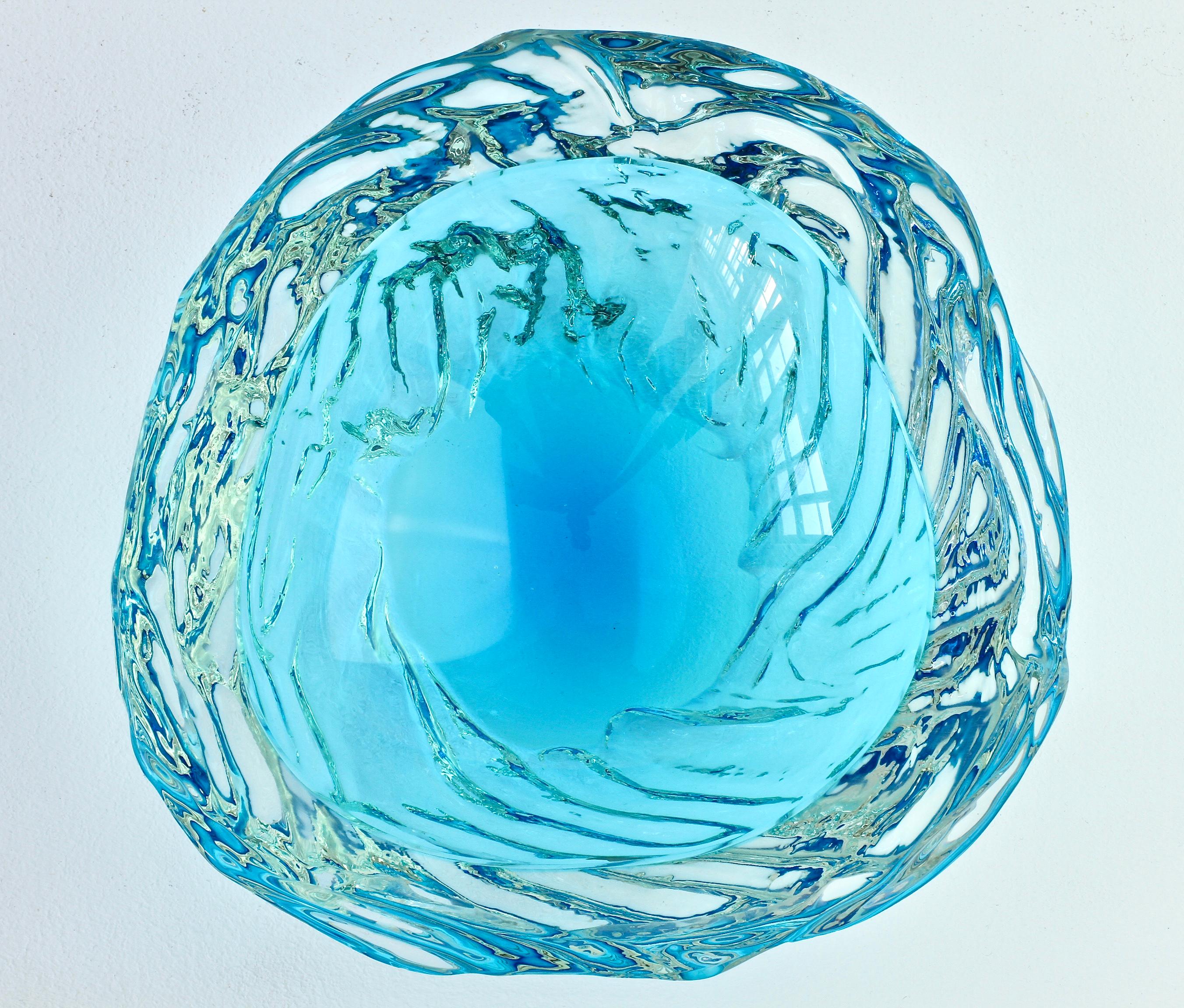 Midcentury Modern Large Italian Blue 'Sommerso' Murano Glass Bowl, Seguso attri. For Sale 13