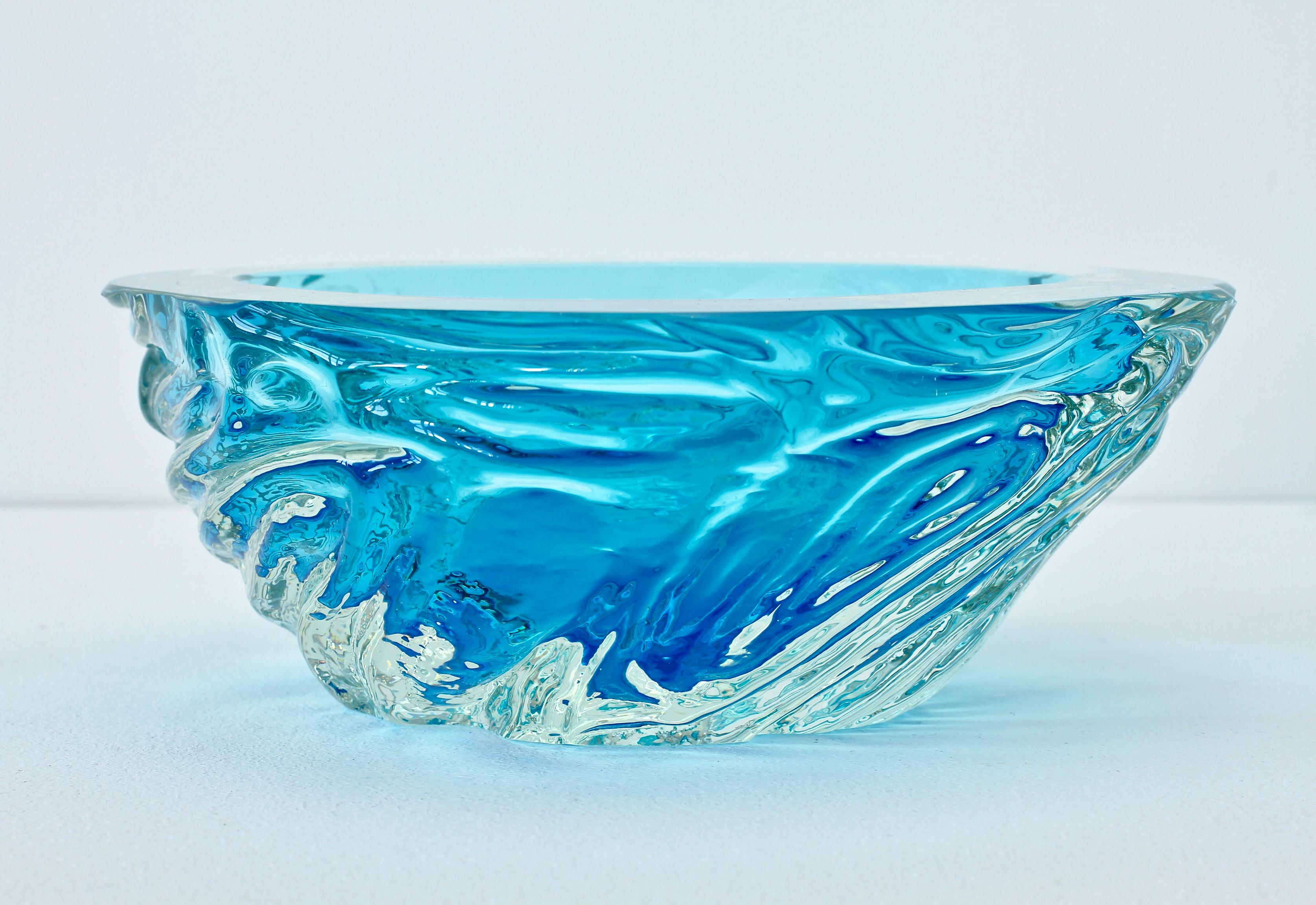 Mid-Century Modern Midcentury Modern Large Italian Blue 'Sommerso' Murano Glass Bowl, Seguso attri. For Sale