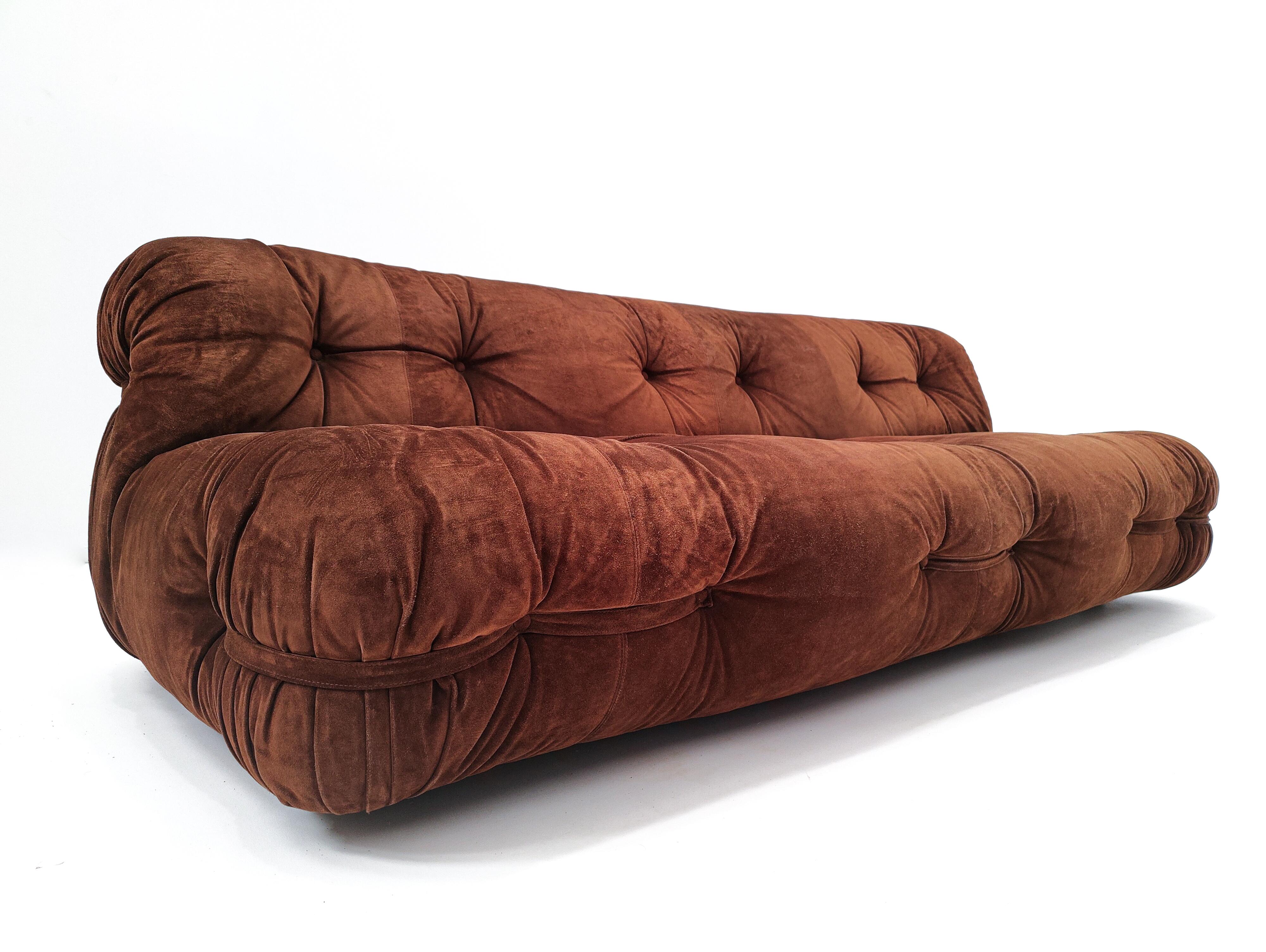 Mid-Century Modern Large Italian Sofa, Original Brown Velvet, 1970s In Good Condition In Brussels, BE