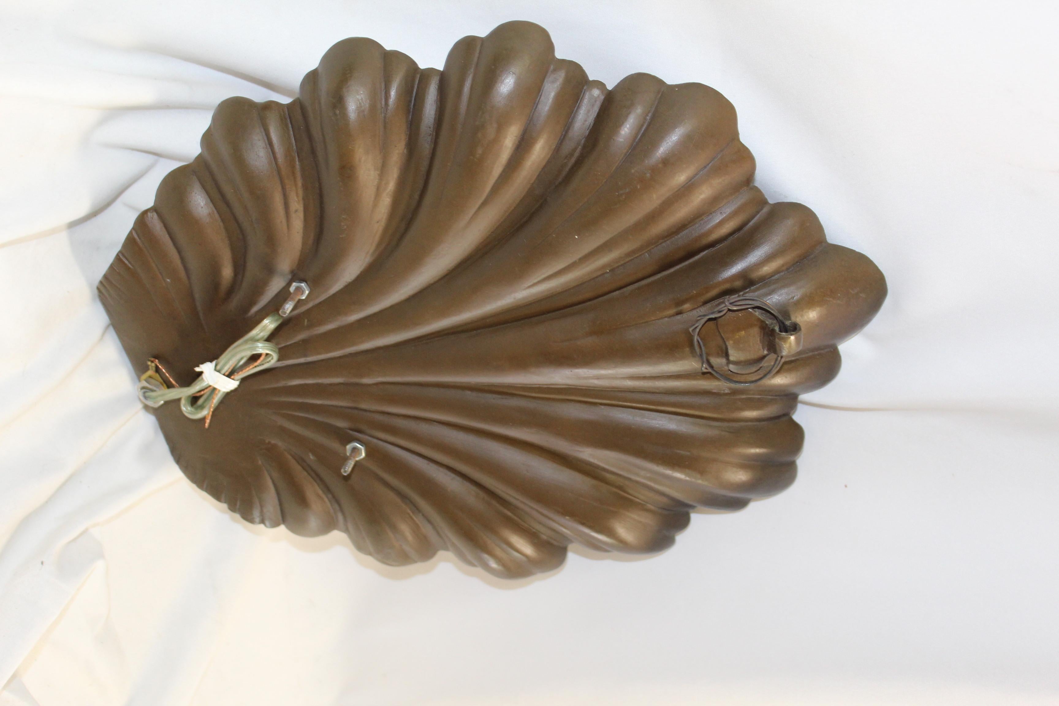 Lámpara Moderna de Mitad de Siglo Hoja Grande  , Bronce Estadounidense en venta