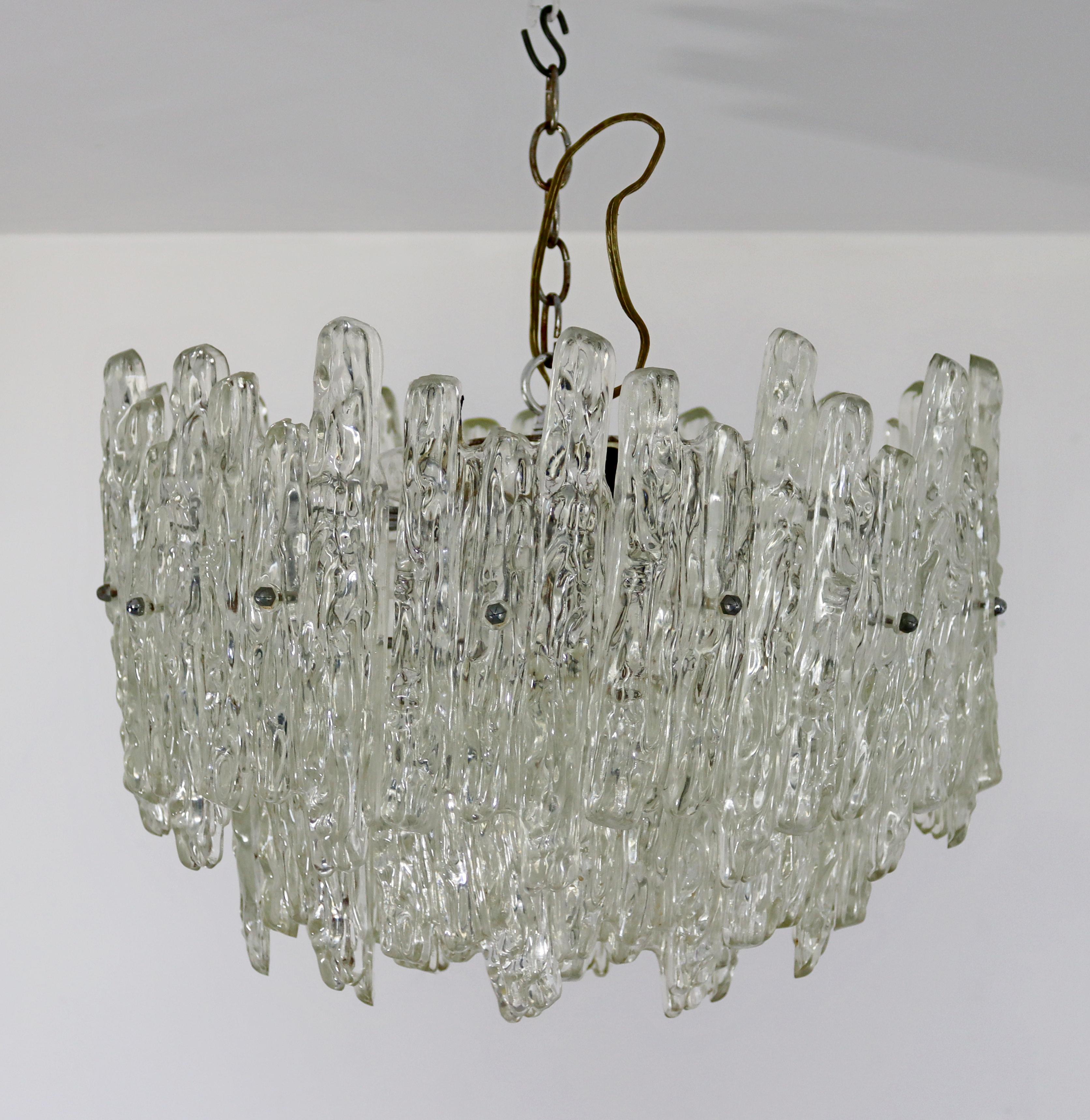 For your consideration is a beautiful and large, Kalmar 3 tier Ice lucite or acrylic, hanging chandelier, circa the 1970s. In very good vintage condition. The dimensions are 17
