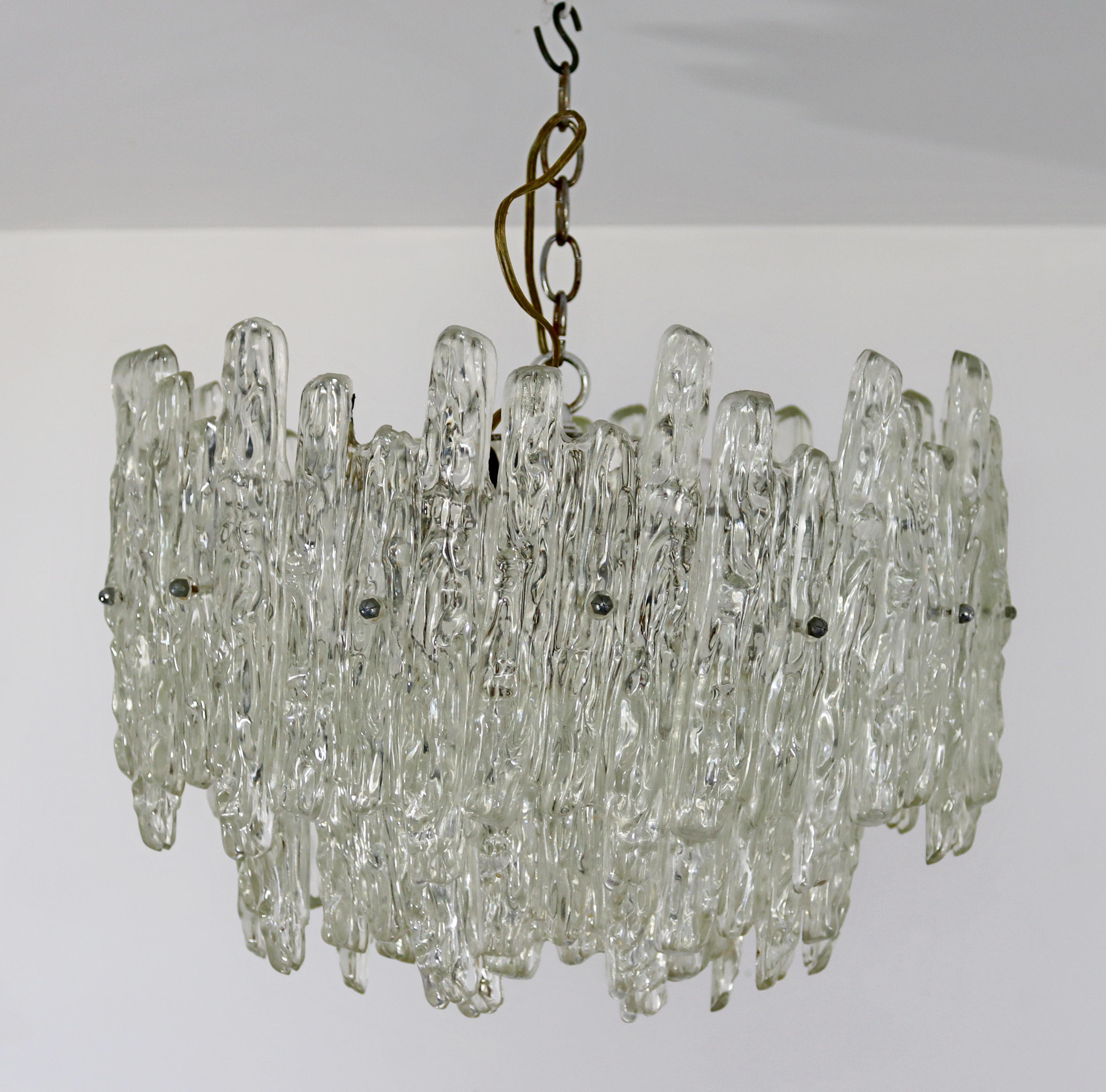 Mid-Century Modern Large Lucite Kalmar Ice Light Fixture Chandelier, 1970s In Good Condition For Sale In Keego Harbor, MI