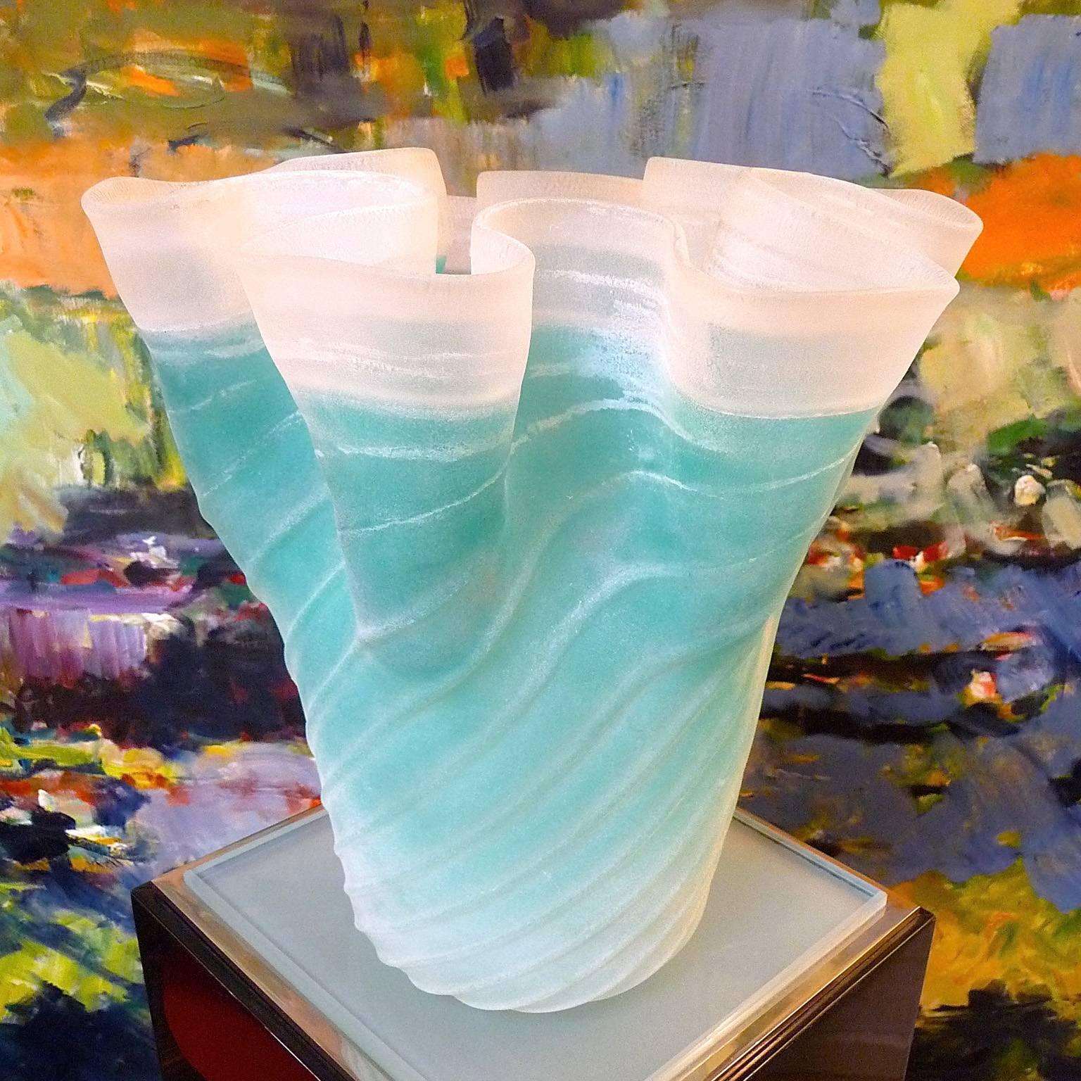 Mid-Century Modern large Murano Cenedese Scavo Cartoccio vase
One of the most impressive vases offered by Cenedese, Italy, this big and beautiful vase is realized in multiple techniques: cartoccio, incalmo and a scavo finished surface. Signed to
