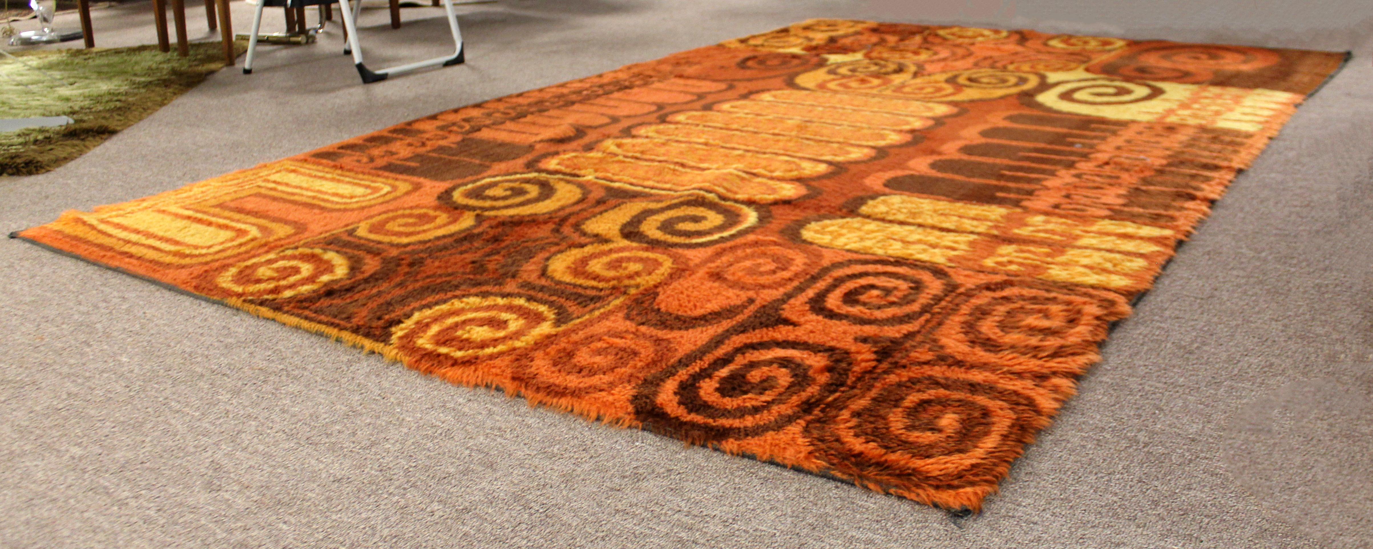 Mid-Century Modern Large Orange Rectangular Rya Wool Shag Area Rug Carpet, 1970s In Good Condition In Keego Harbor, MI