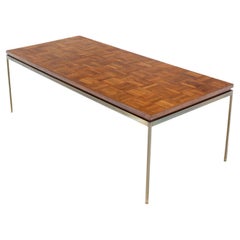 Table basse à plateau en parquet, grand rectangle, base en laiton, The Moderns MINT !