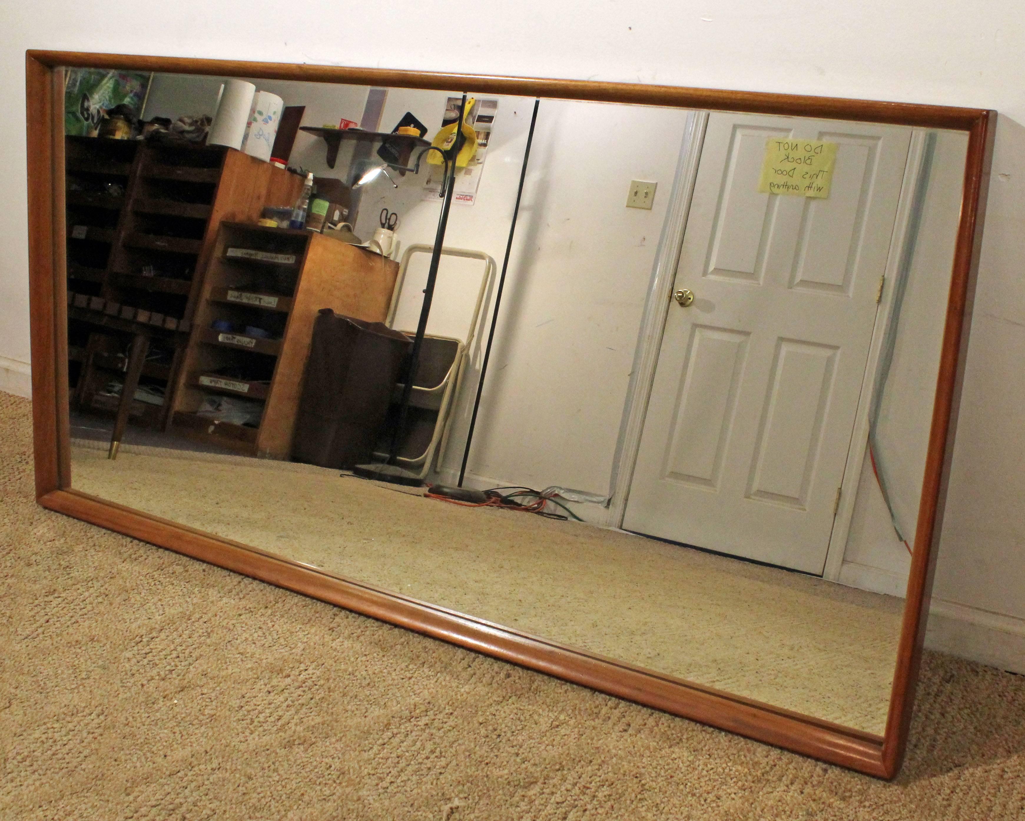modern rectangular wall mirror