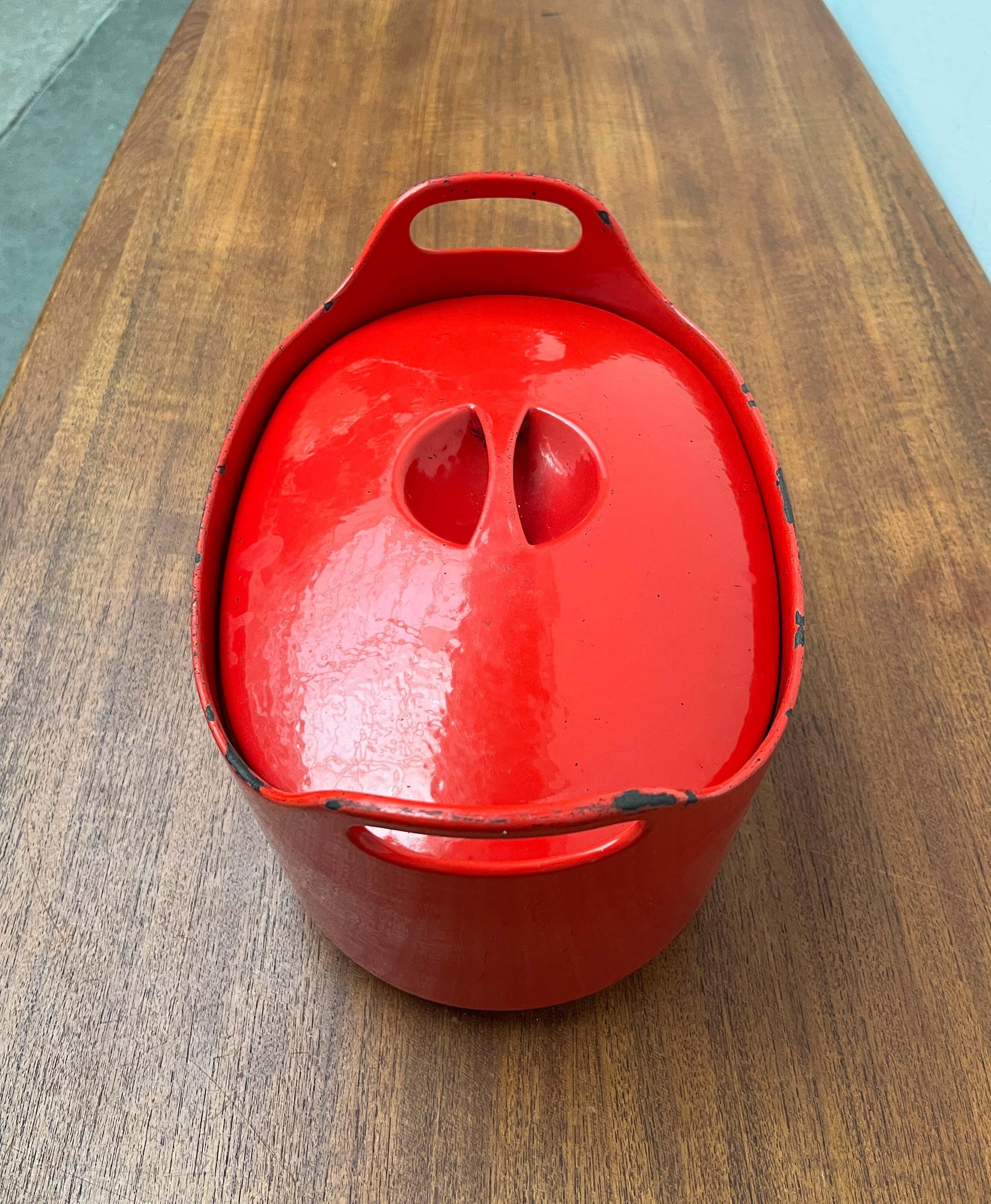 Großer roter Emailletopf von Timo Sarpaneva Rosenlew Finnland 1960er Jahre (Moderne der Mitte des Jahrhunderts) im Angebot