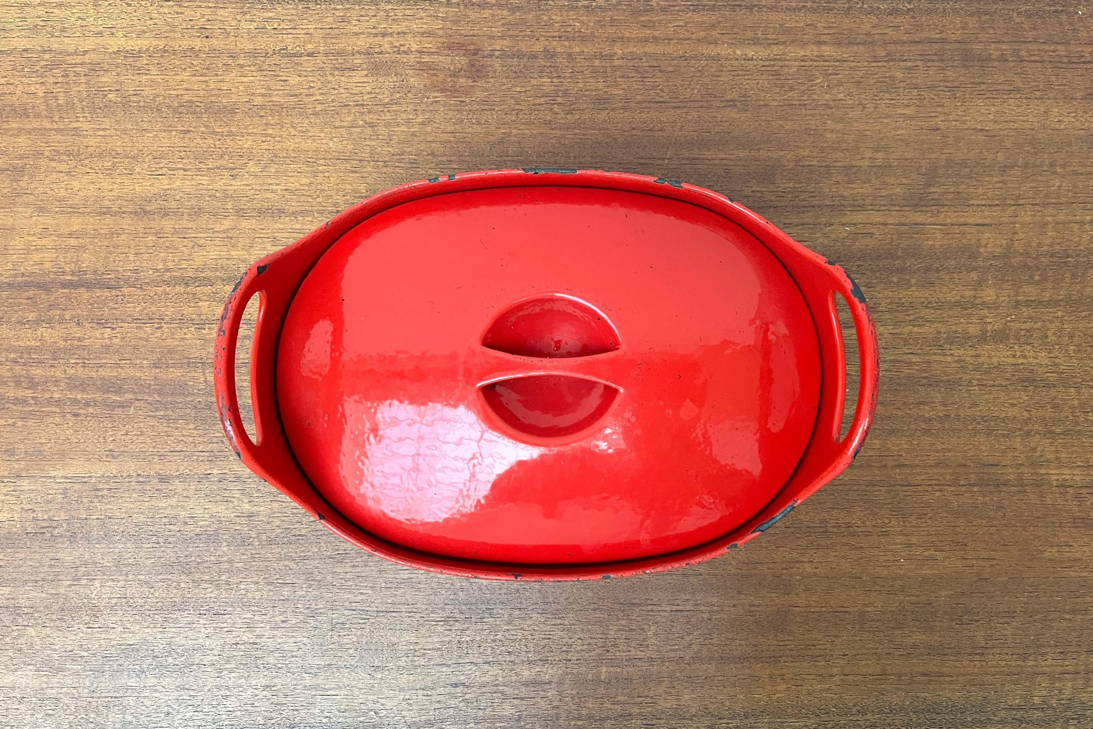 Großer roter Emailletopf von Timo Sarpaneva Rosenlew Finnland 1960er Jahre im Zustand „Gut“ im Angebot in Hamburg, DE