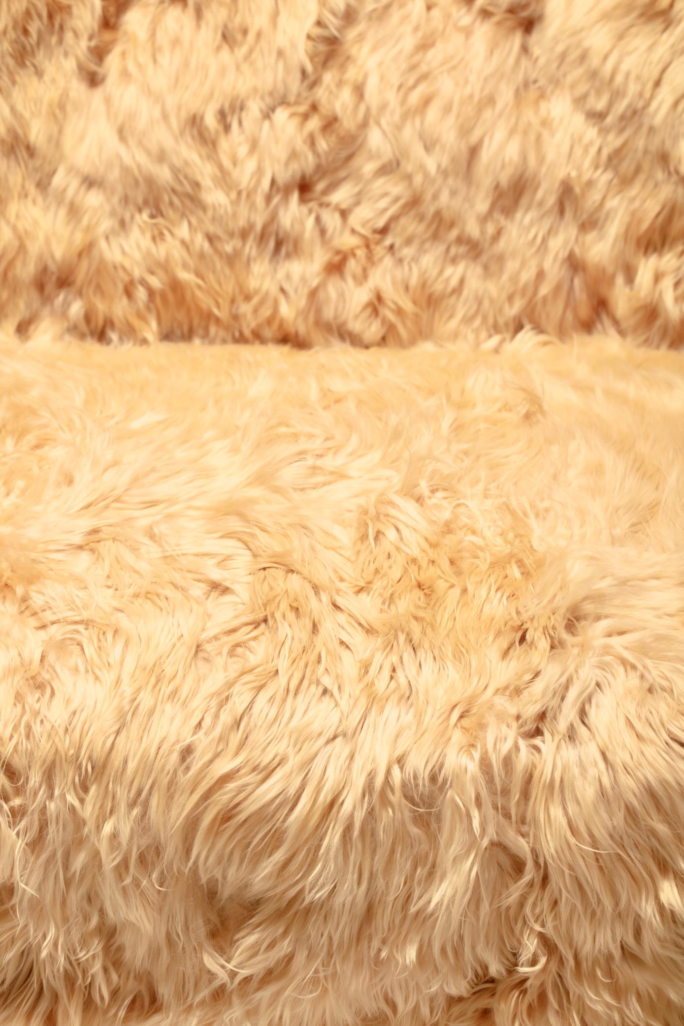 Sillas de salón tipo pantuflas de alpaca peruana, modernas de mediados de siglo en venta 12