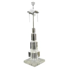 Große gestapelte Wolkenkratzer-Tischlampe aus Lucite und Acryl von Art-Vue, Moderne der Mitte des Jahrhunderts