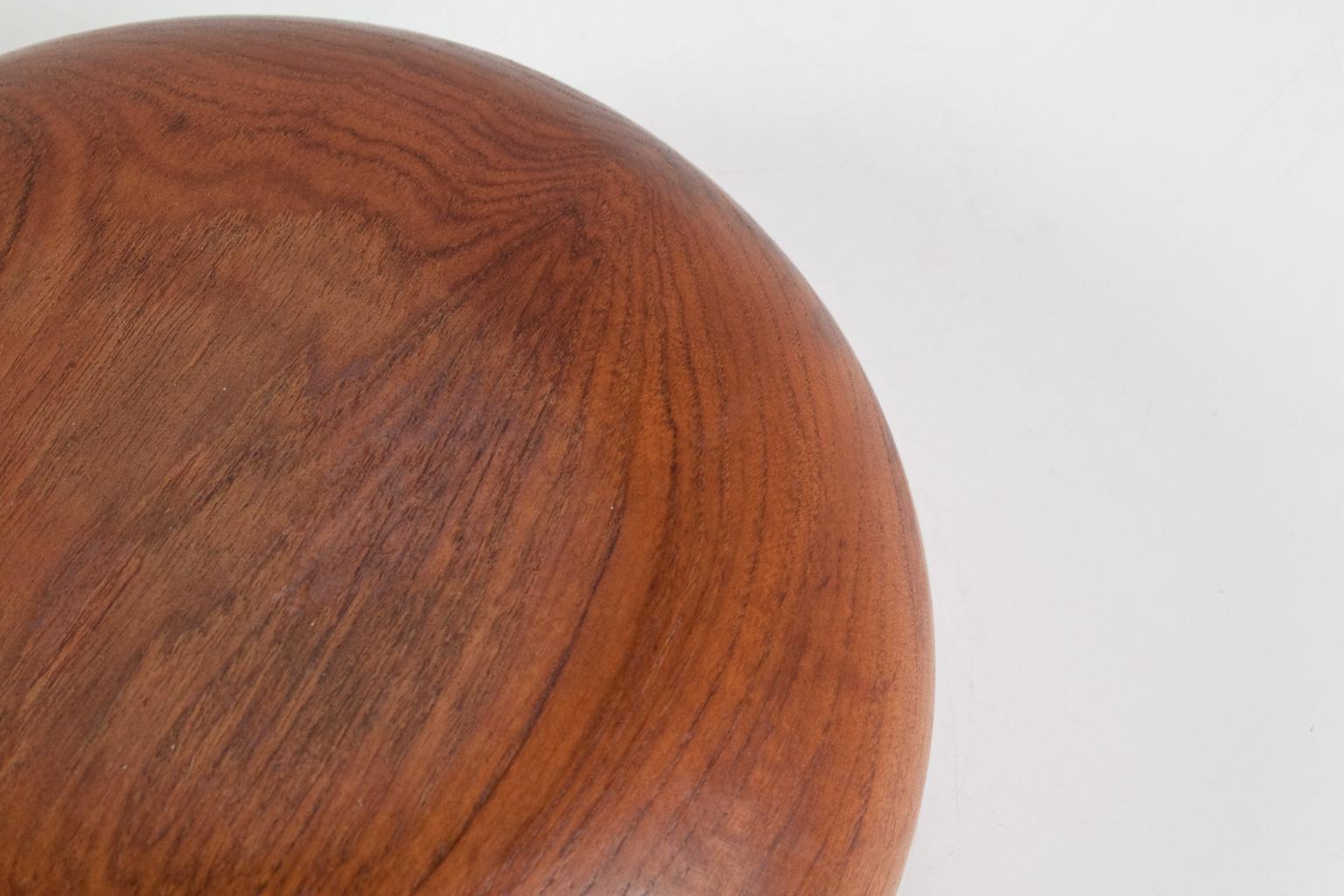 Mid-Century Modern Large Teak Danish Sculptural and Hand Moulded Bowl, 1960s In Excellent Condition For Sale In Beek en Donk, NL