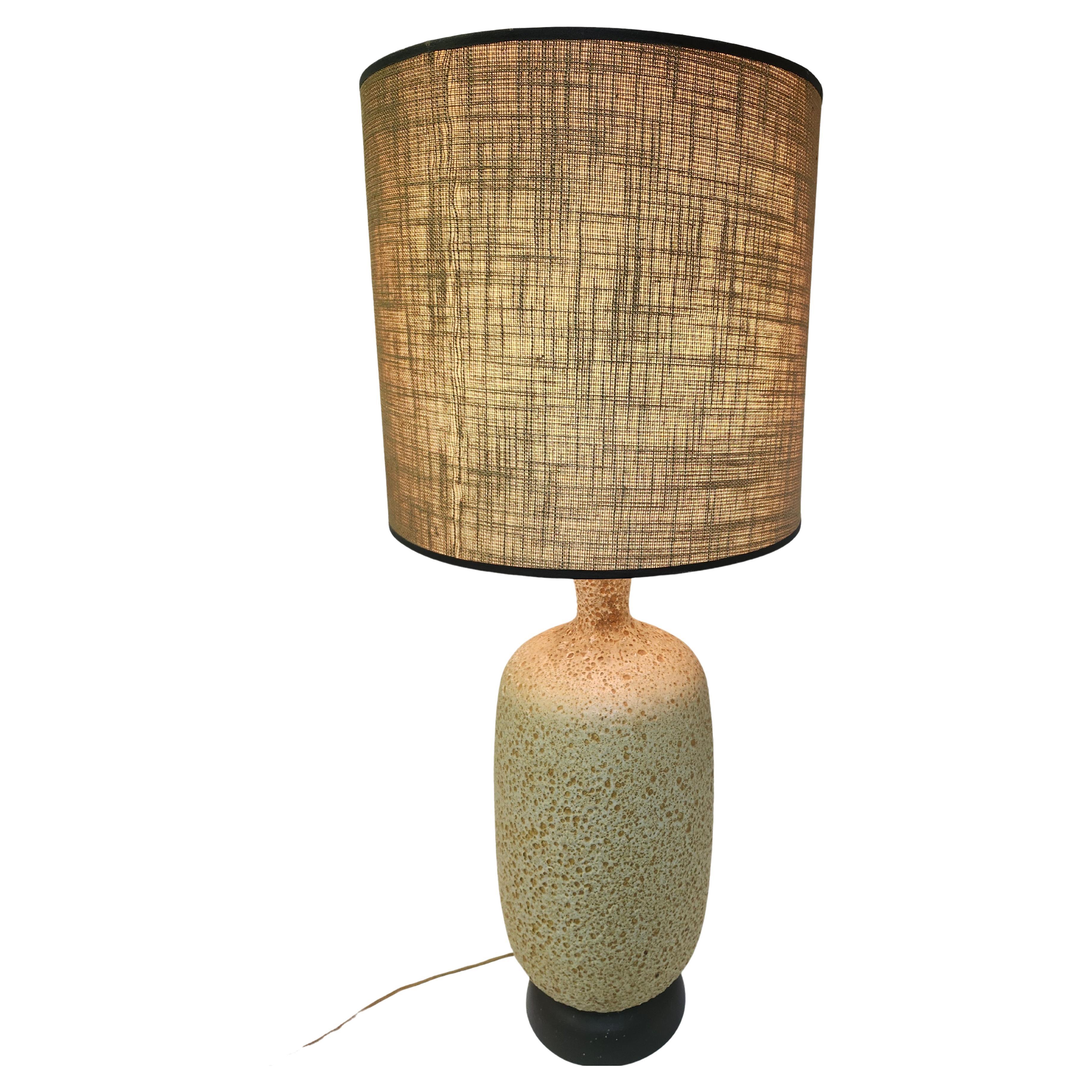 Lampe de table à gros galets volcaniques émaillés, moderne du milieu du siècle dernier, C.I.C.