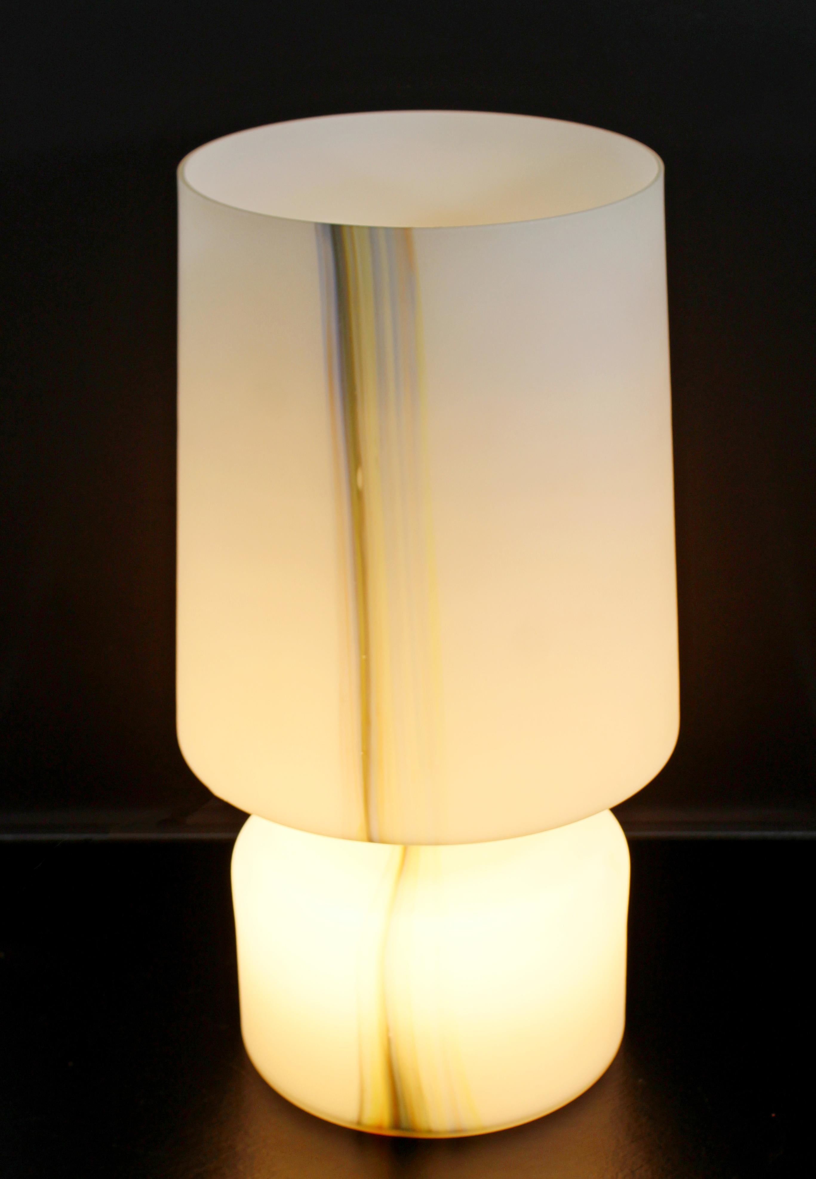Italian Mid-Century Modern Large White Murano Glass Table Lamp, 1970s, Italy