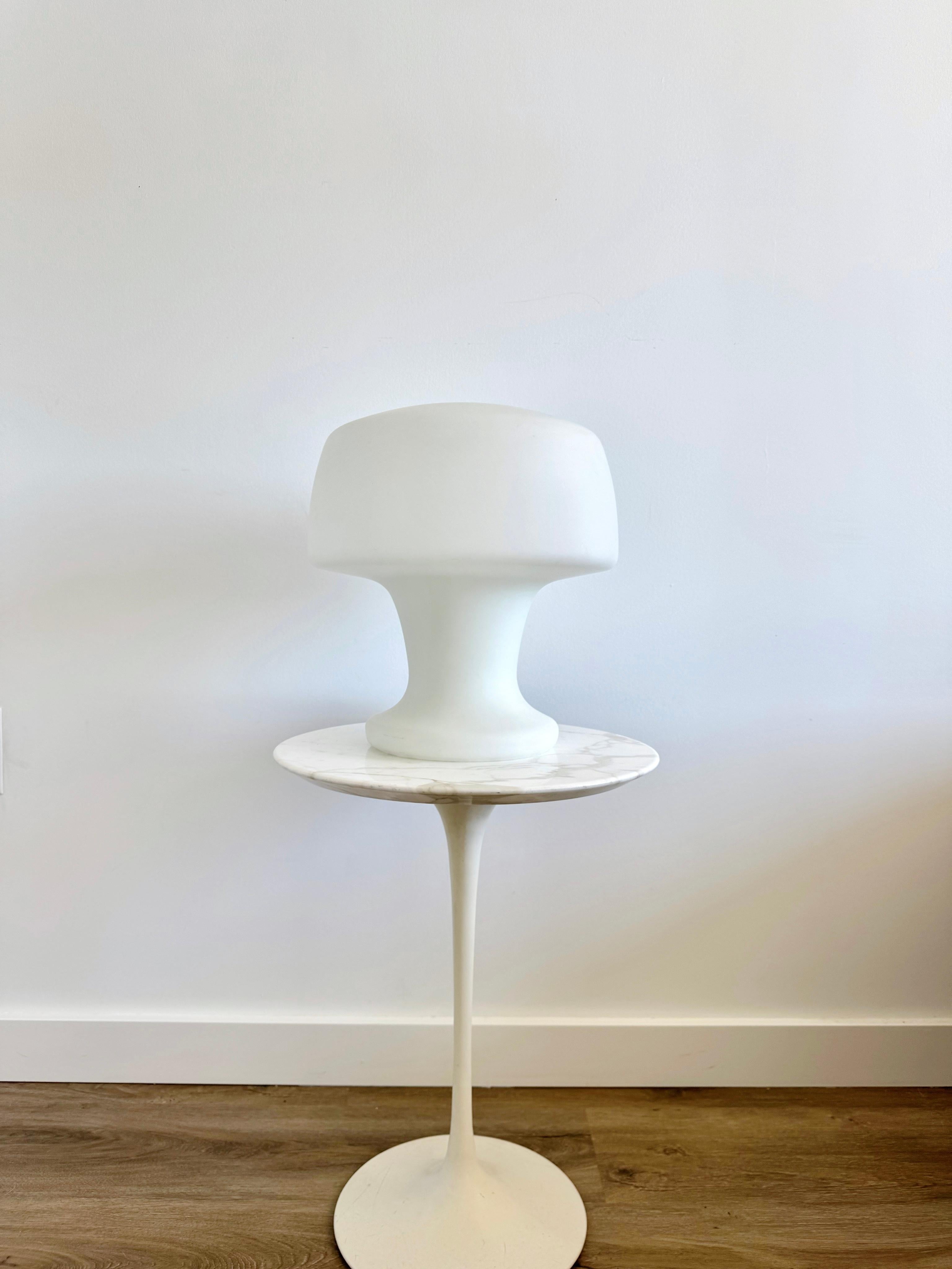 American Mid century modern Laurel frosted murano glass mushroom lamp For Sale