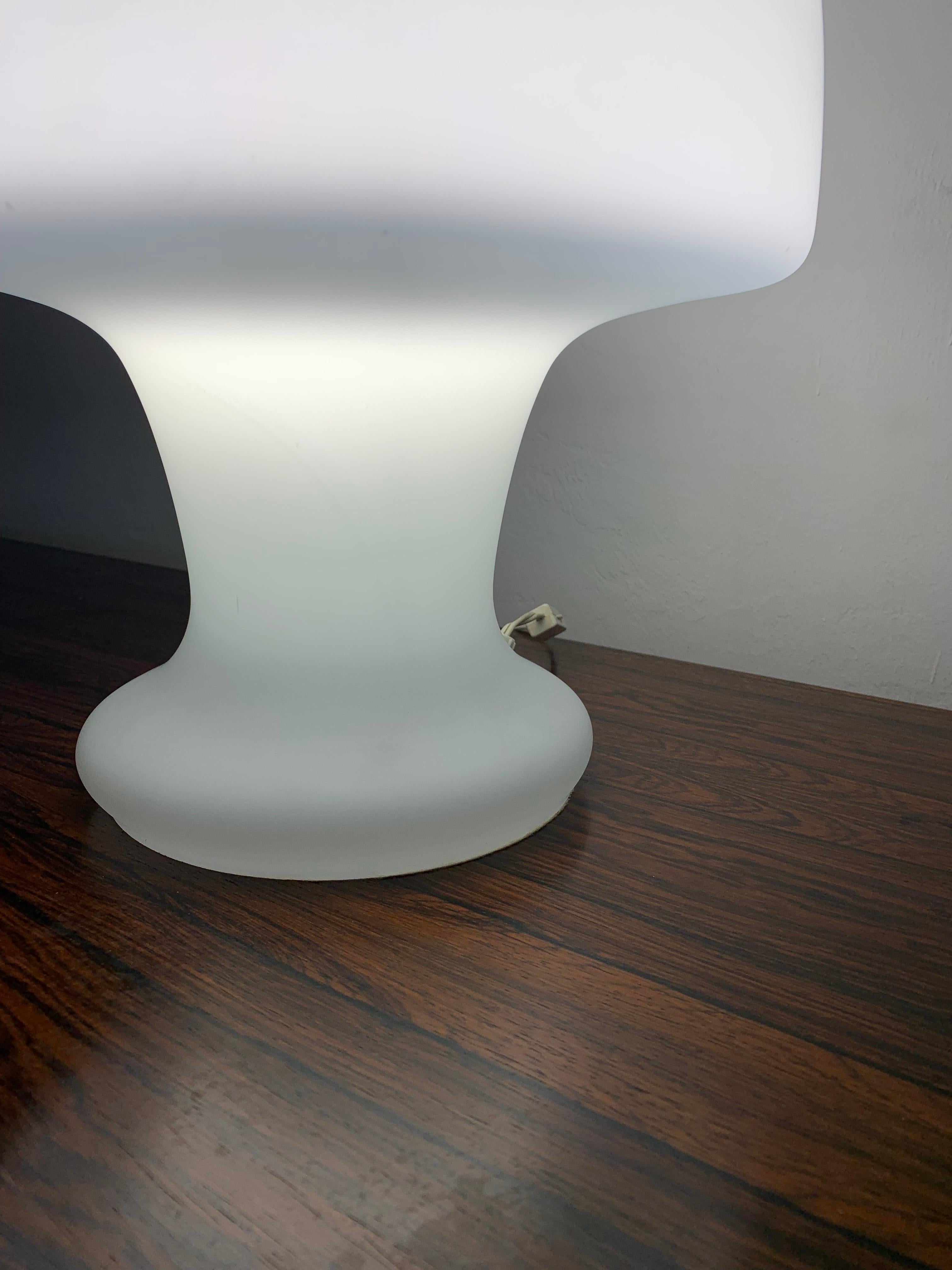 20th Century Mid Century Modern Laurel Mushroom Table Lamp in Frosted White Glass For Sale