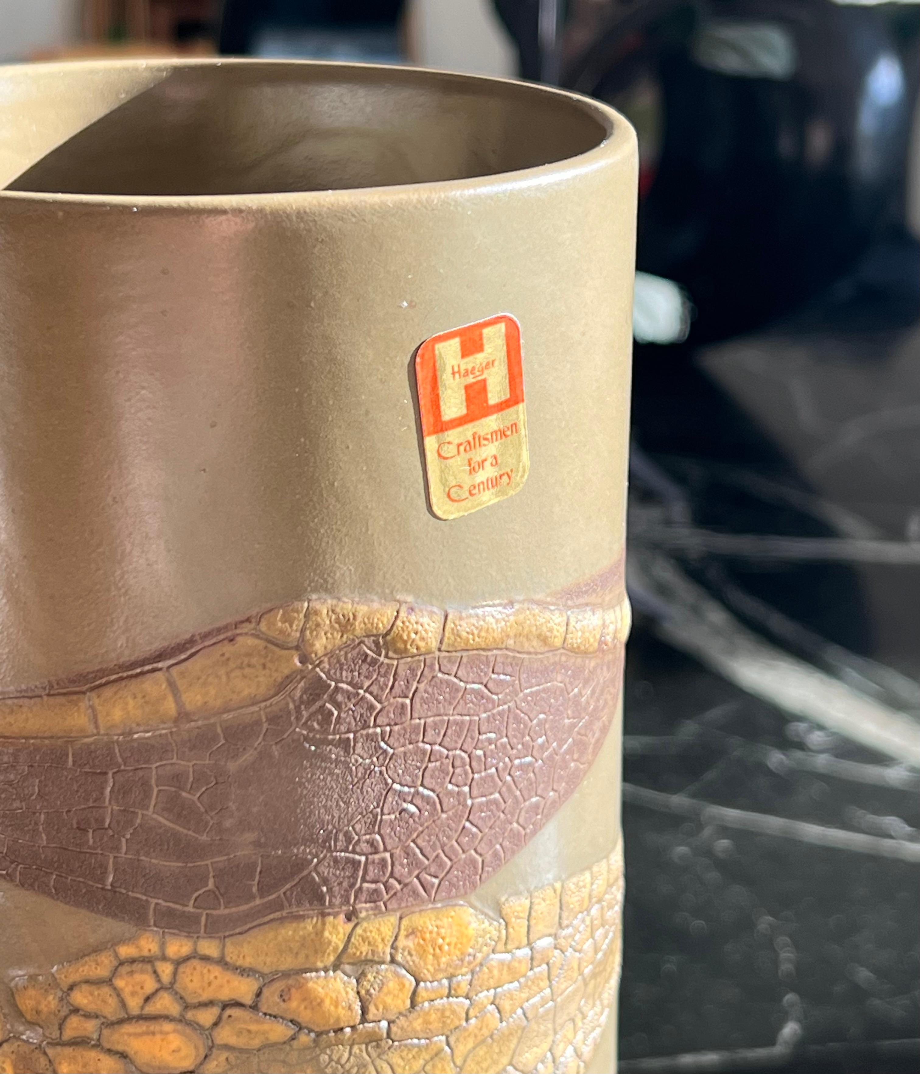 Vase en céramique Earthwrap à glaçure de lave, The Moderns Modernity, par Haeger, circa 1965 en vente 12