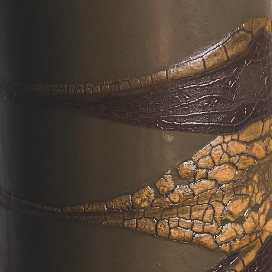 20ième siècle Vase en céramique Earthwrap à glaçure de lave, The Moderns Modernity, par Haeger, circa 1965 en vente